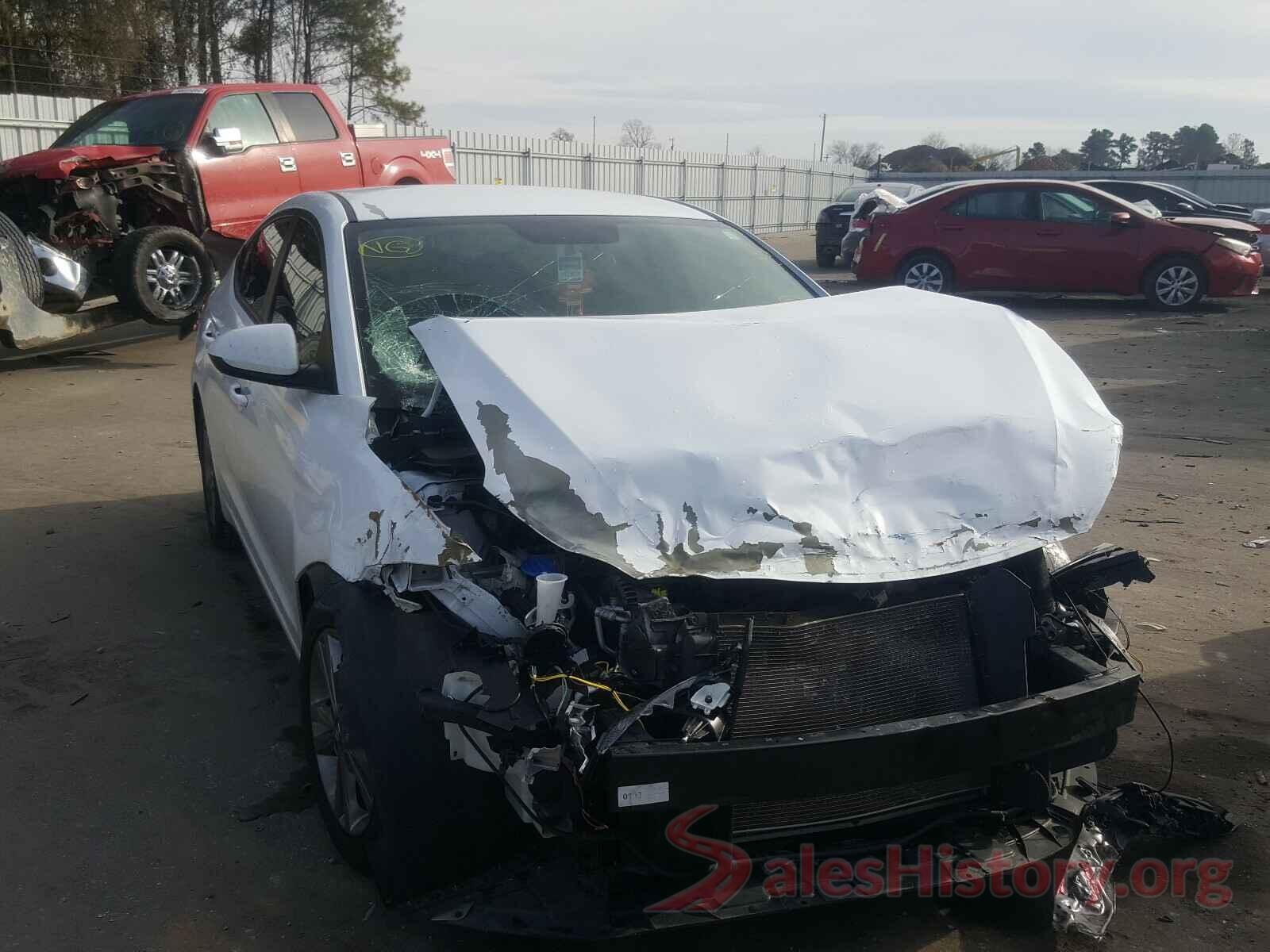 5NPD84LF3JH318104 2018 HYUNDAI ELANTRA