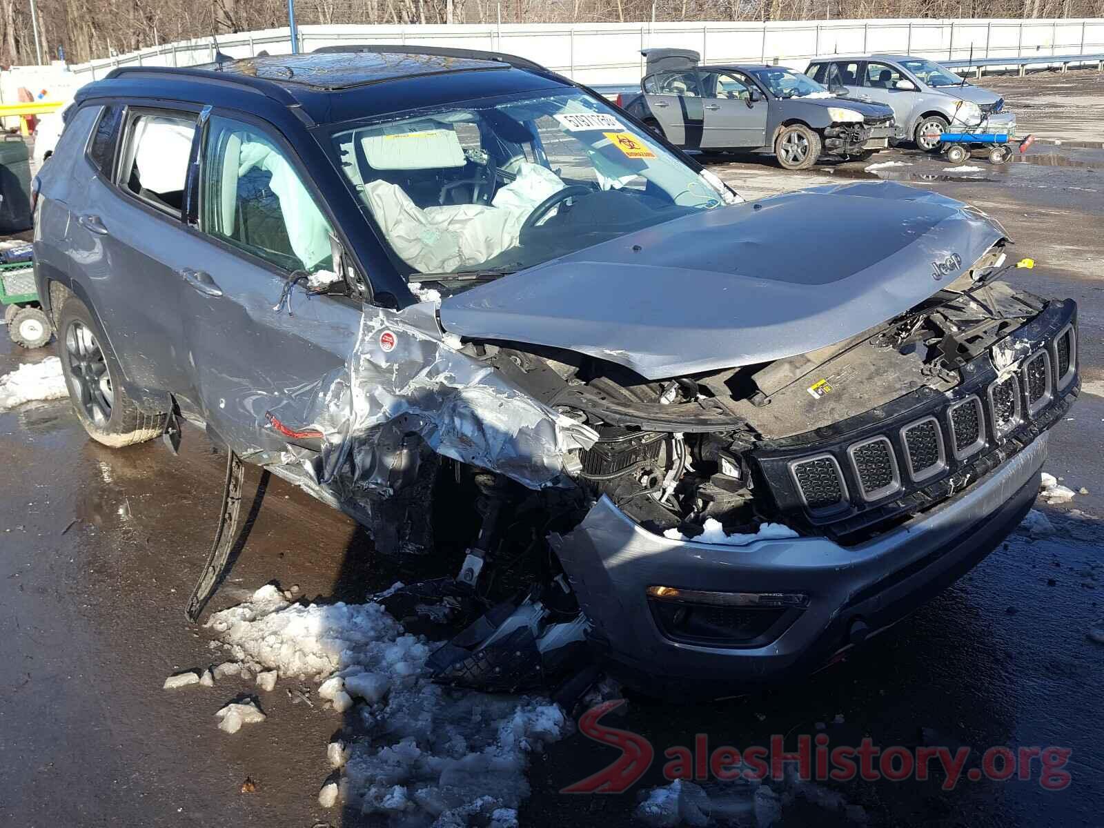 3C4NJDDB1JT410655 2018 JEEP COMPASS