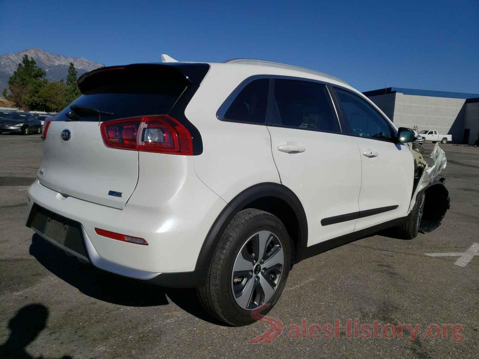 KNDCC3LC3J5133495 2018 KIA NIRO