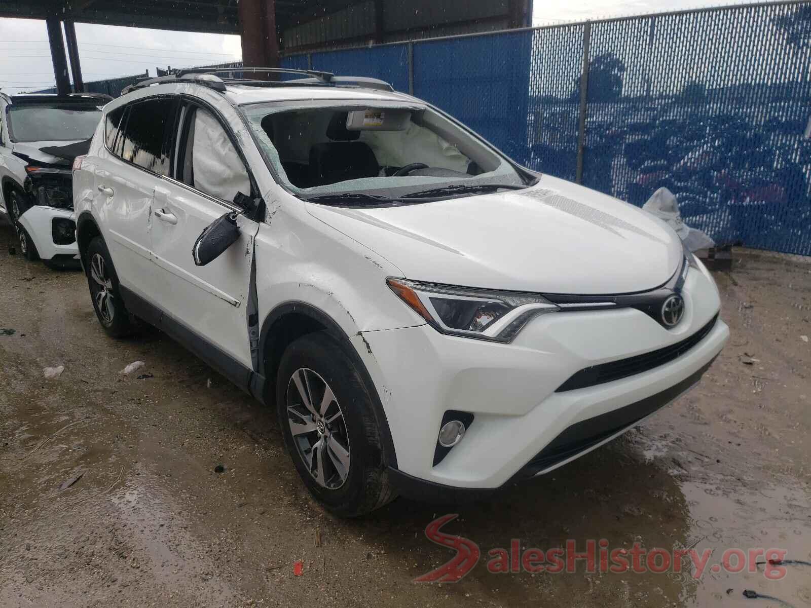 JTMWFREV9HD100832 2017 TOYOTA RAV4