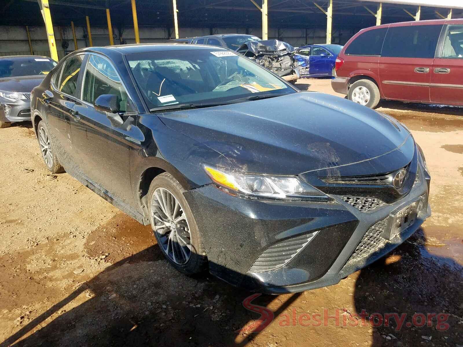 4T1B11HK5JU060945 2018 TOYOTA CAMRY