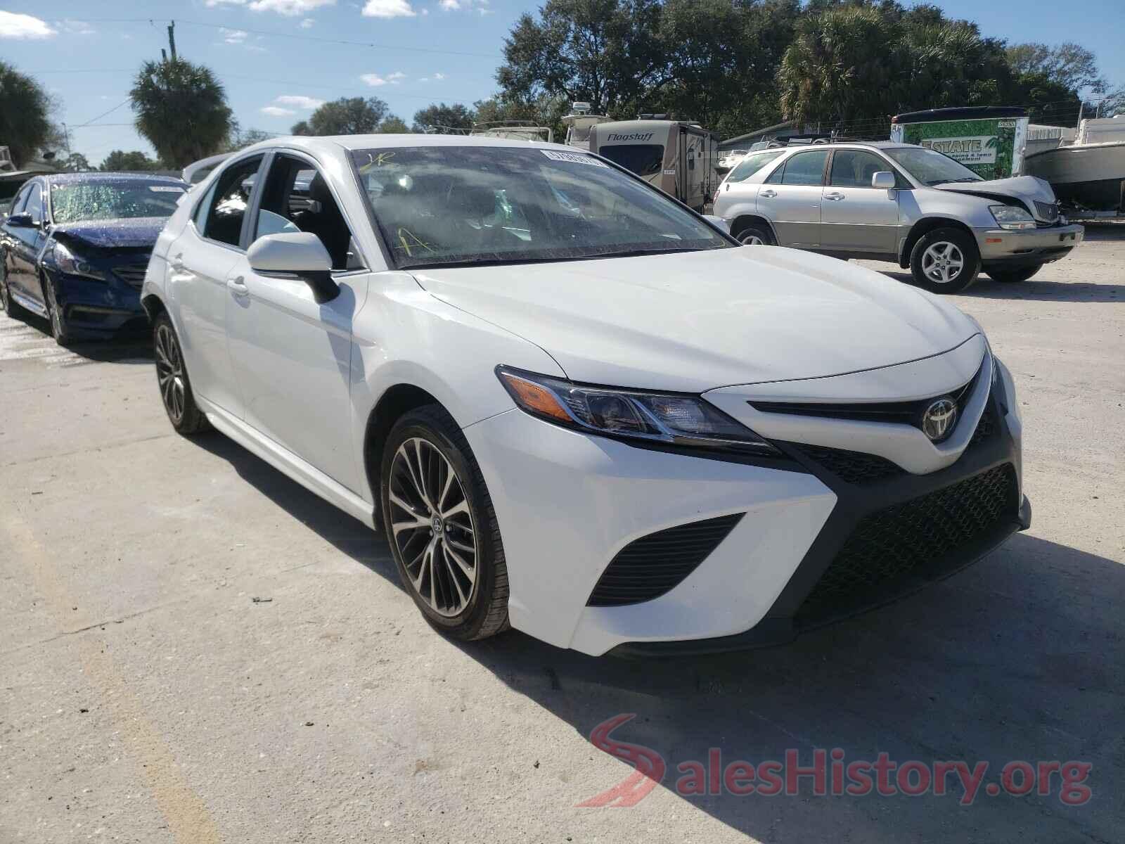 4T1B11HK9JU634544 2018 TOYOTA CAMRY