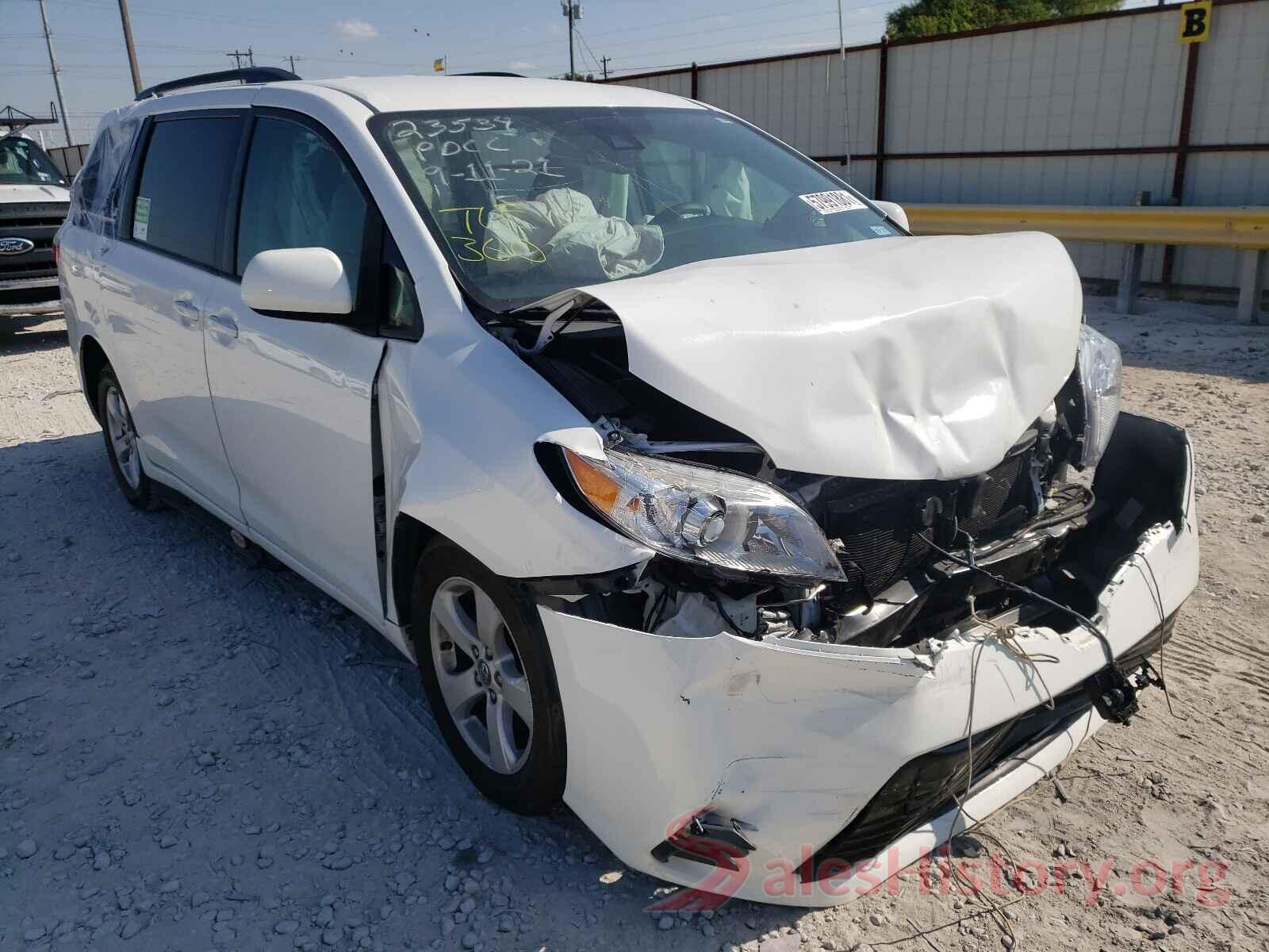 5TDKZ3DC3JS904928 2018 TOYOTA SIENNA