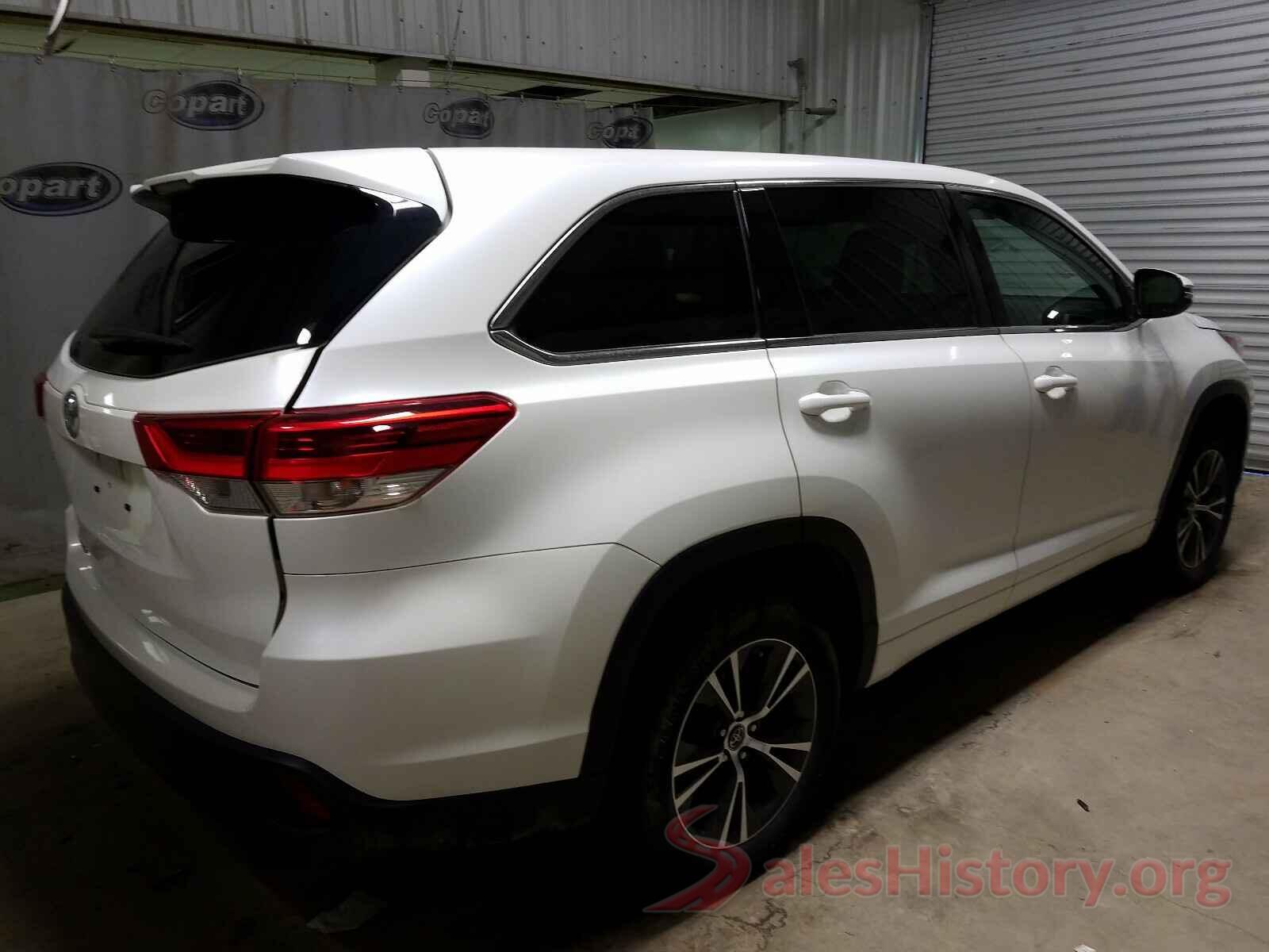 5TDZARFH2JS033845 2018 TOYOTA HIGHLANDER