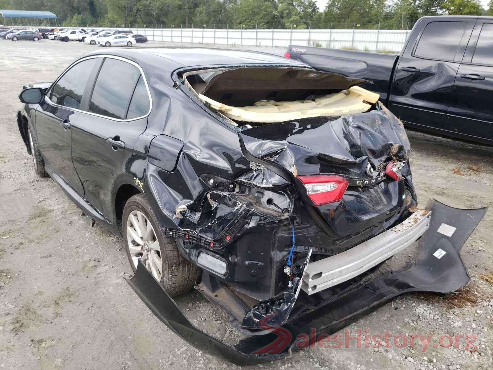 4T1B11HK0JU119044 2018 TOYOTA CAMRY