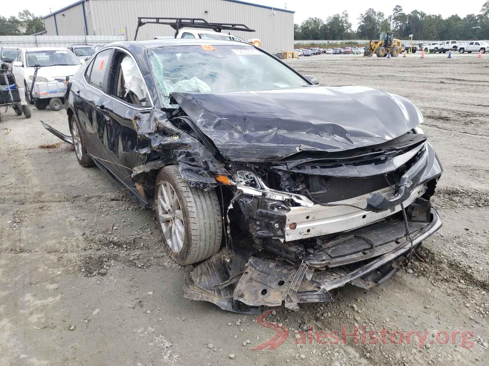 4T1B11HK0JU119044 2018 TOYOTA CAMRY