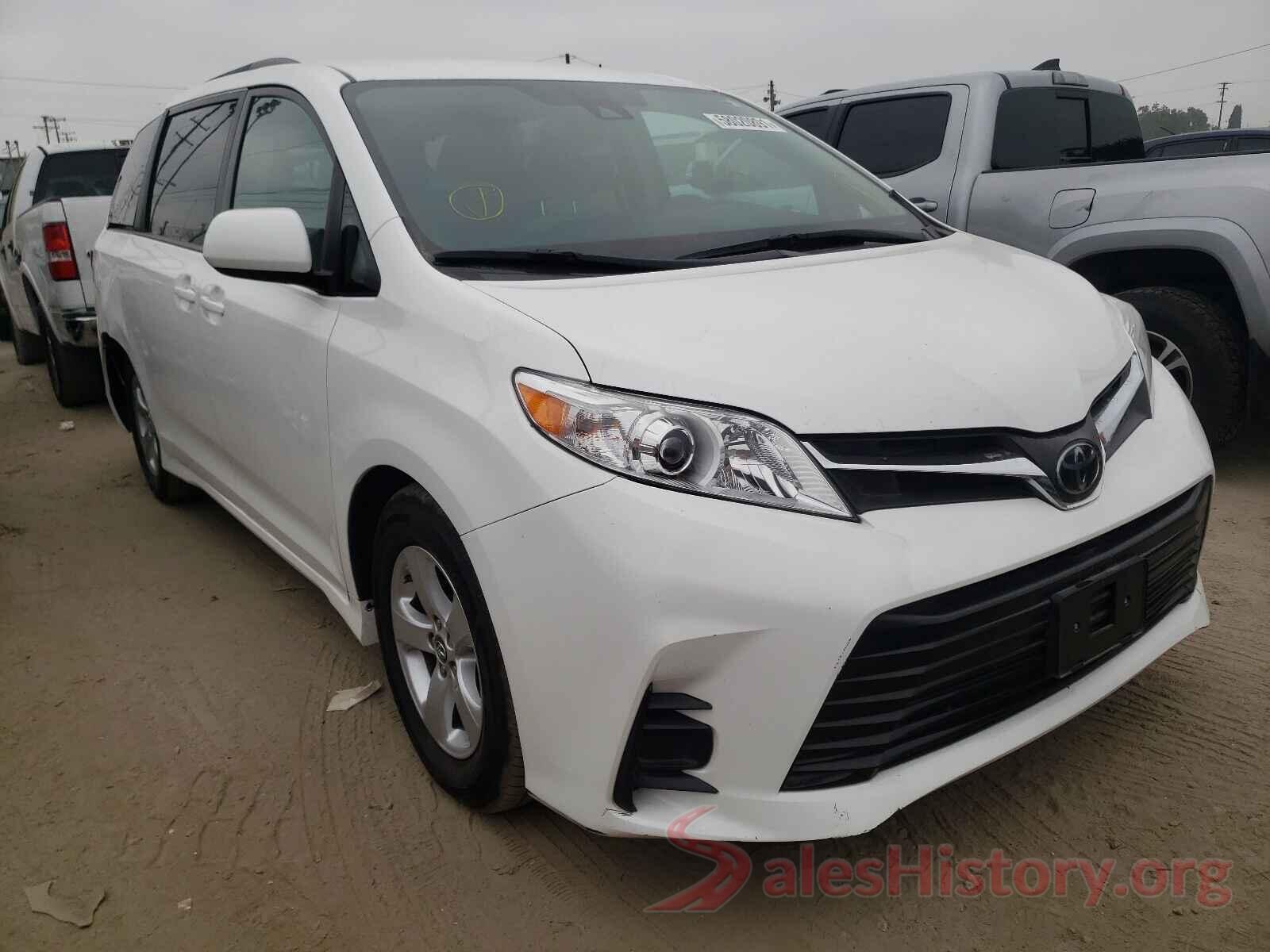 5TDKZ3DC0JS912775 2018 TOYOTA SIENNA