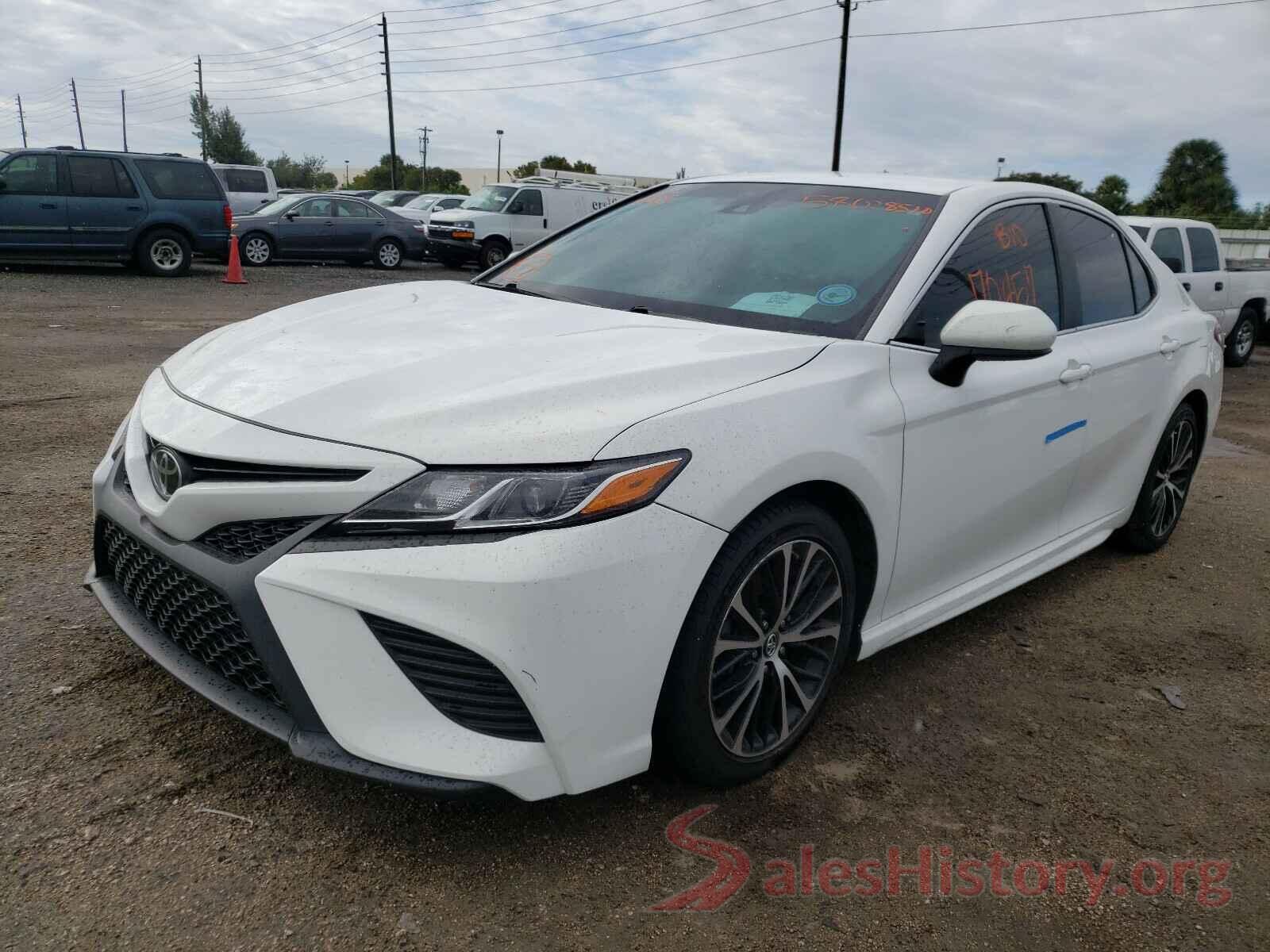 4T1B11HK3JU624656 2018 TOYOTA CAMRY