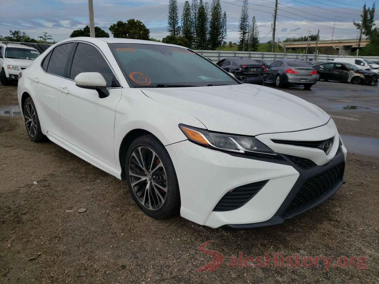 4T1B11HK3JU624656 2018 TOYOTA CAMRY