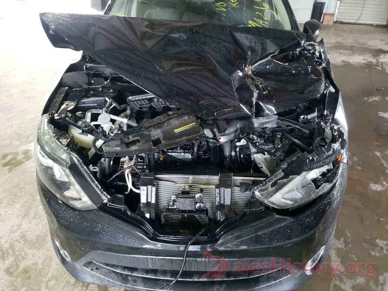 JN1BJ1CR8JW286817 2018 NISSAN ROGUE