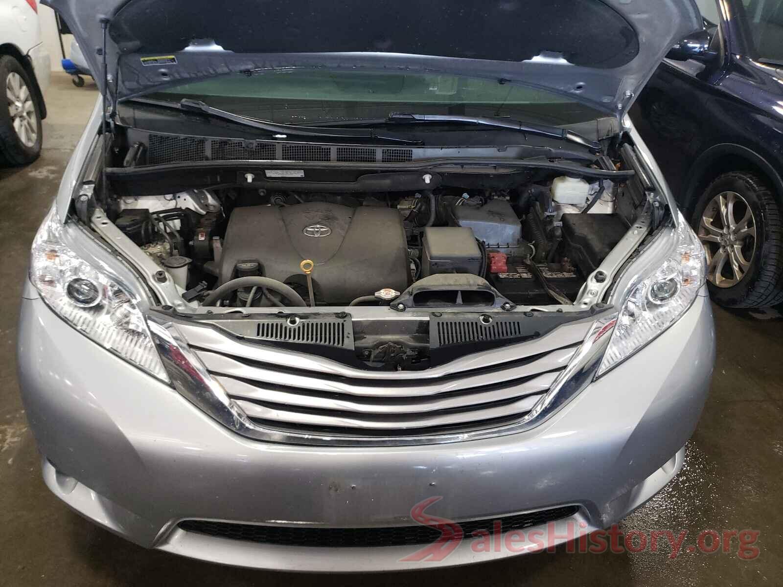 5TDYZ3DC1HS869875 2017 TOYOTA SIENNA