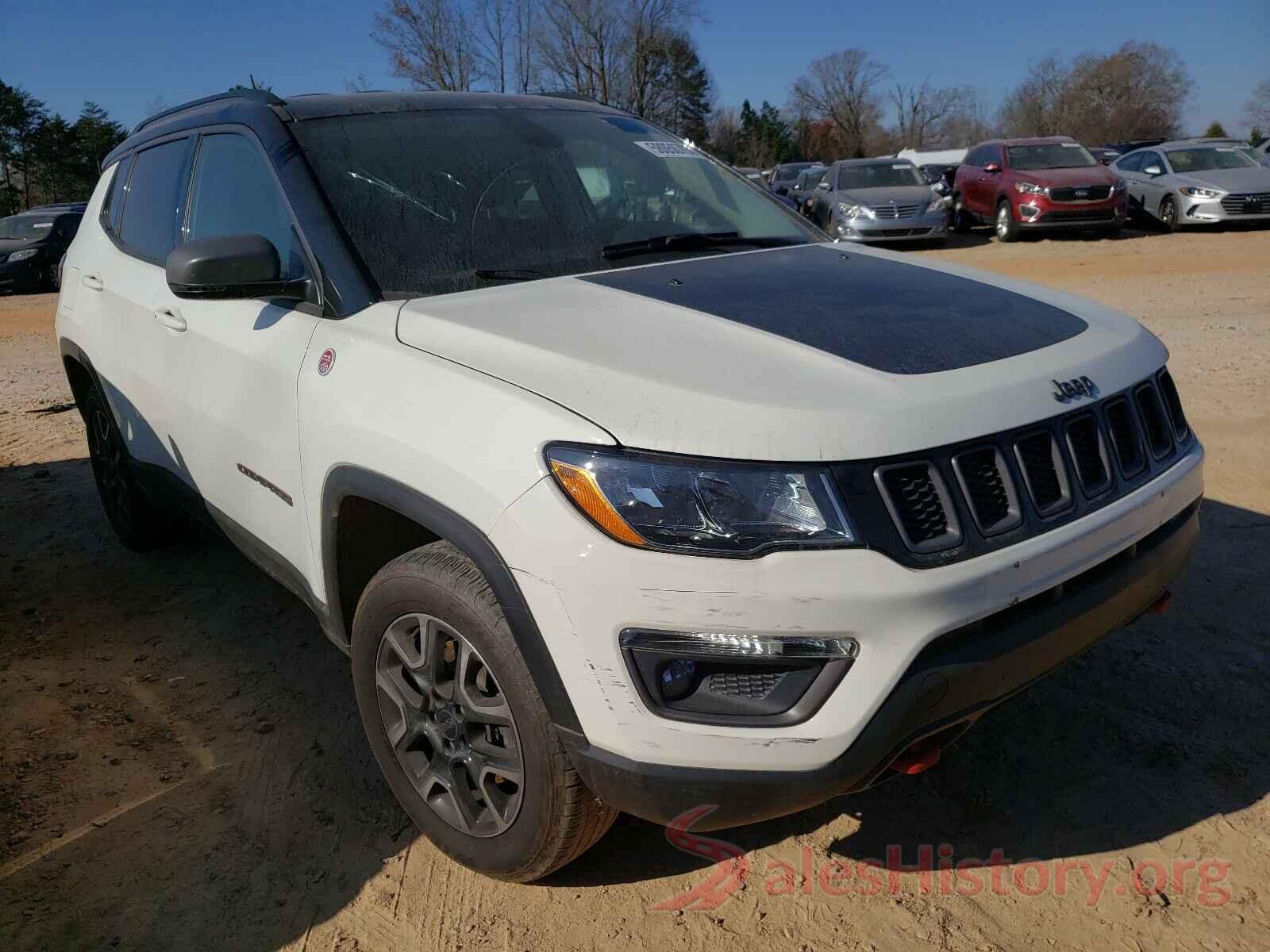 3C4NJDDB2KT818678 2019 JEEP COMPASS