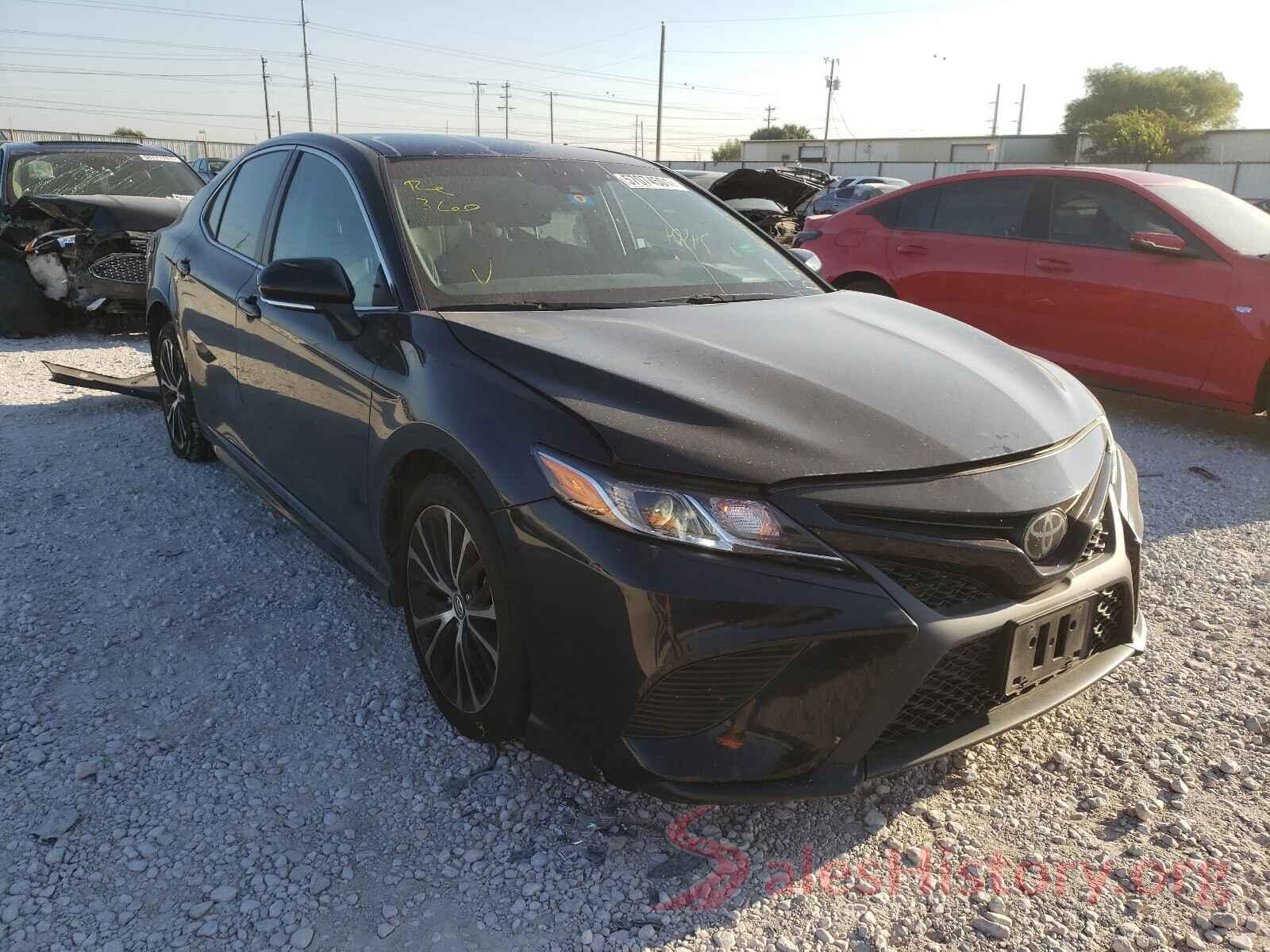 4T1B11HK5JU638249 2018 TOYOTA CAMRY