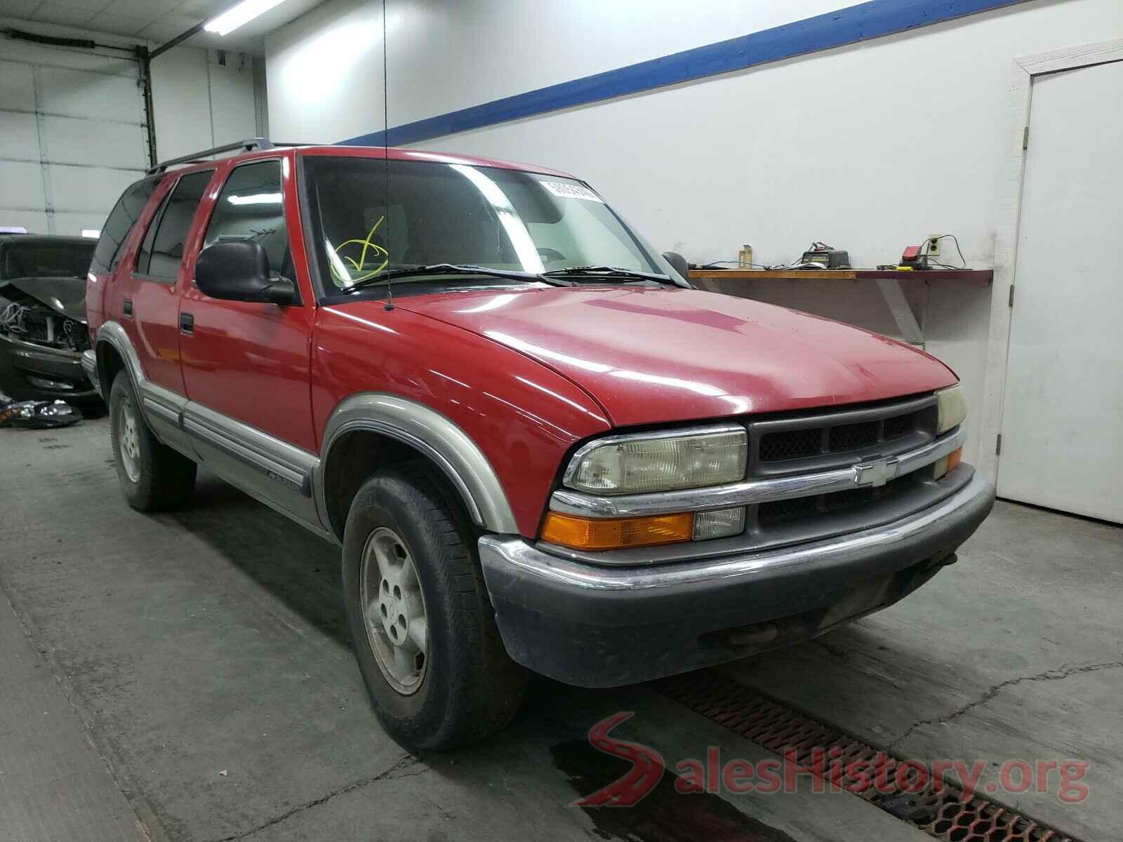 1GNDT13W2W2158018 1998 CHEVROLET BLAZER