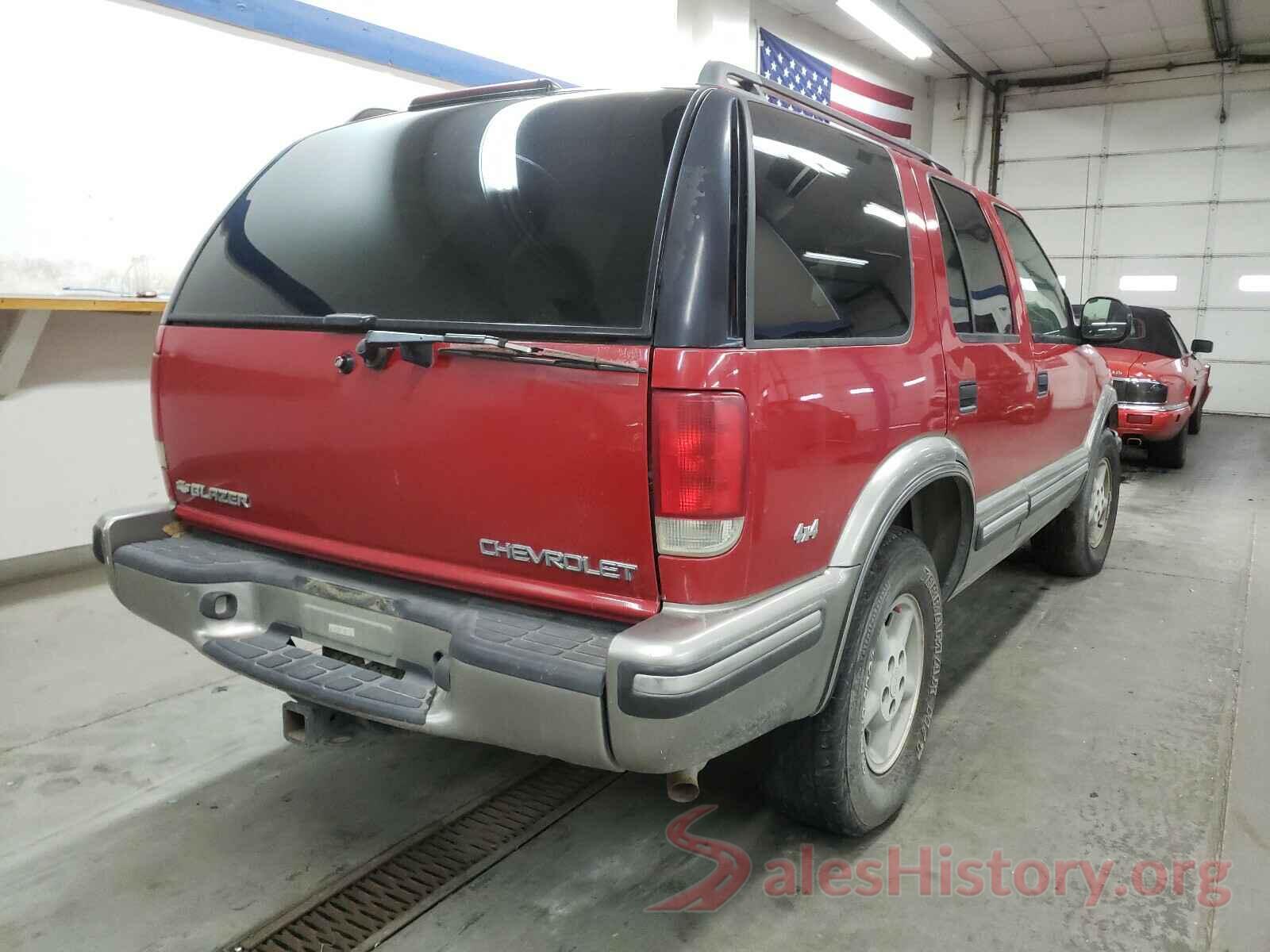 1GNDT13W2W2158018 1998 CHEVROLET BLAZER