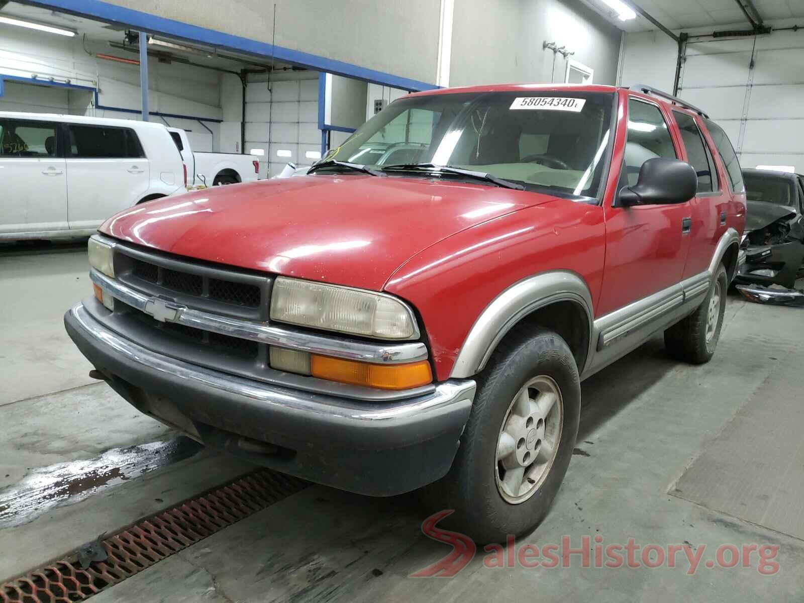 1GNDT13W2W2158018 1998 CHEVROLET BLAZER