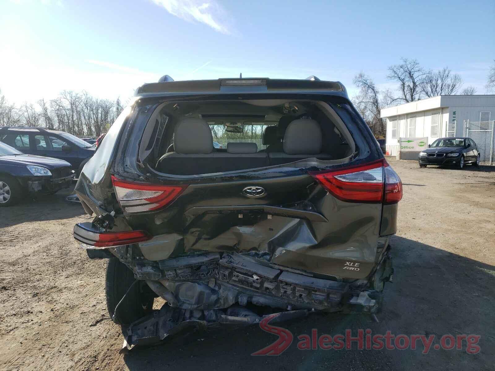 5TDDZ3DC6JS189684 2018 TOYOTA SIENNA