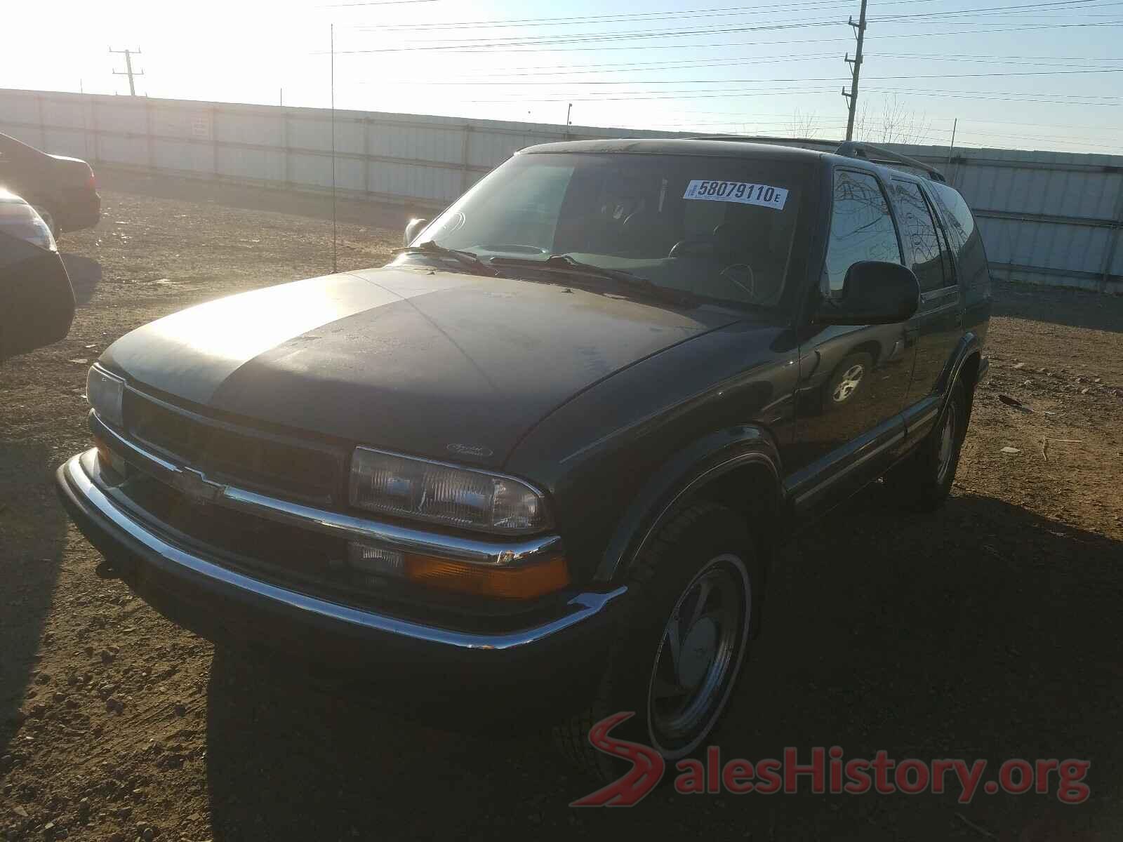 1GNDT13W2W2212286 1998 CHEVROLET BLAZER