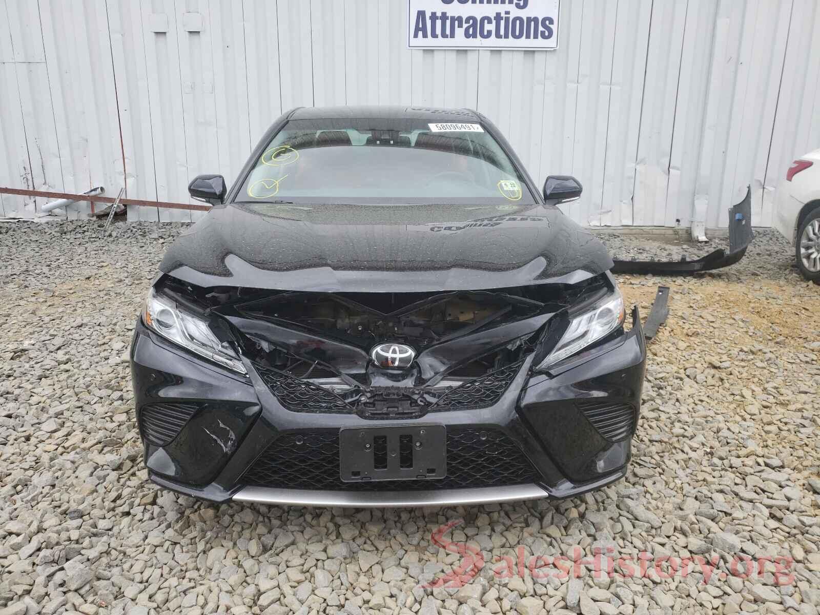 4T1B61HK0JU005577 2018 TOYOTA CAMRY