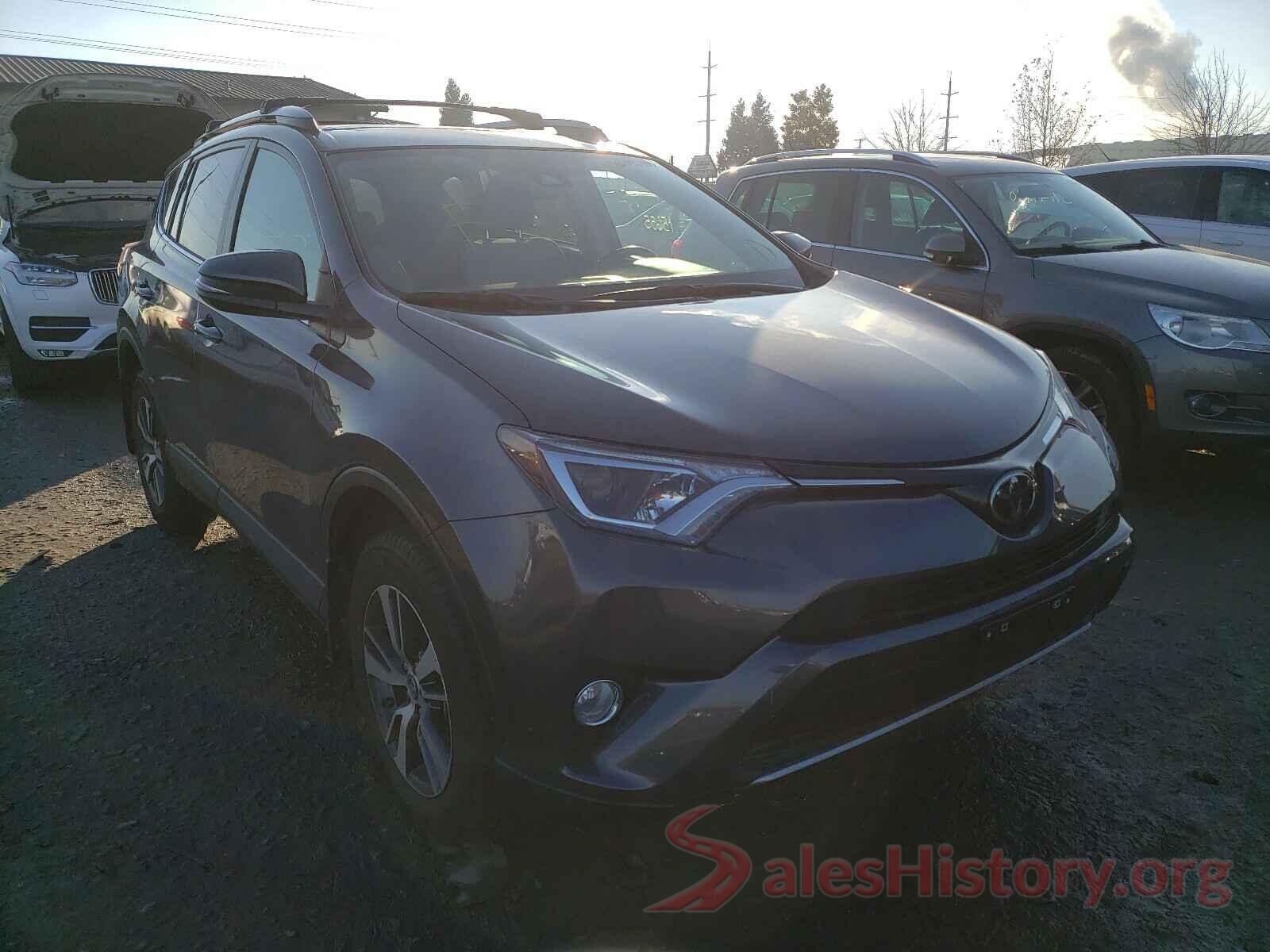 2T3RFREV8JW747308 2018 TOYOTA RAV4