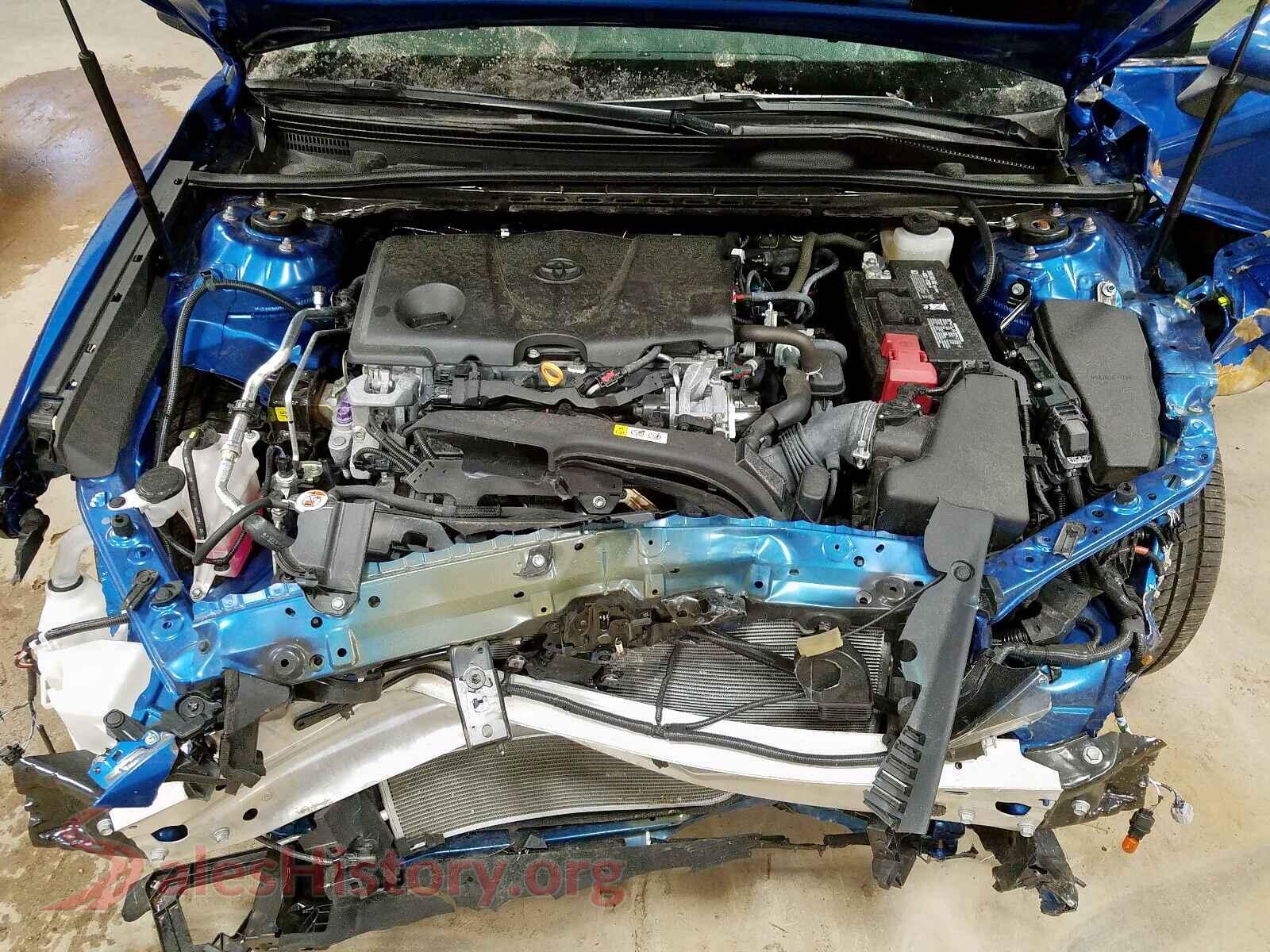 2018 TOYOTA CAMRY VIN 4T1B11HK6JU029977, engine bay