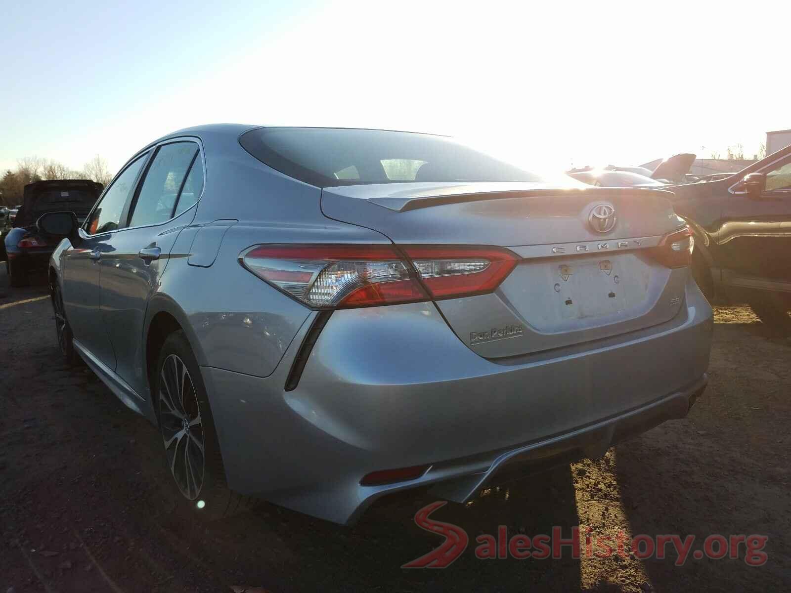 4T1B11HK9JU590660 2018 TOYOTA CAMRY