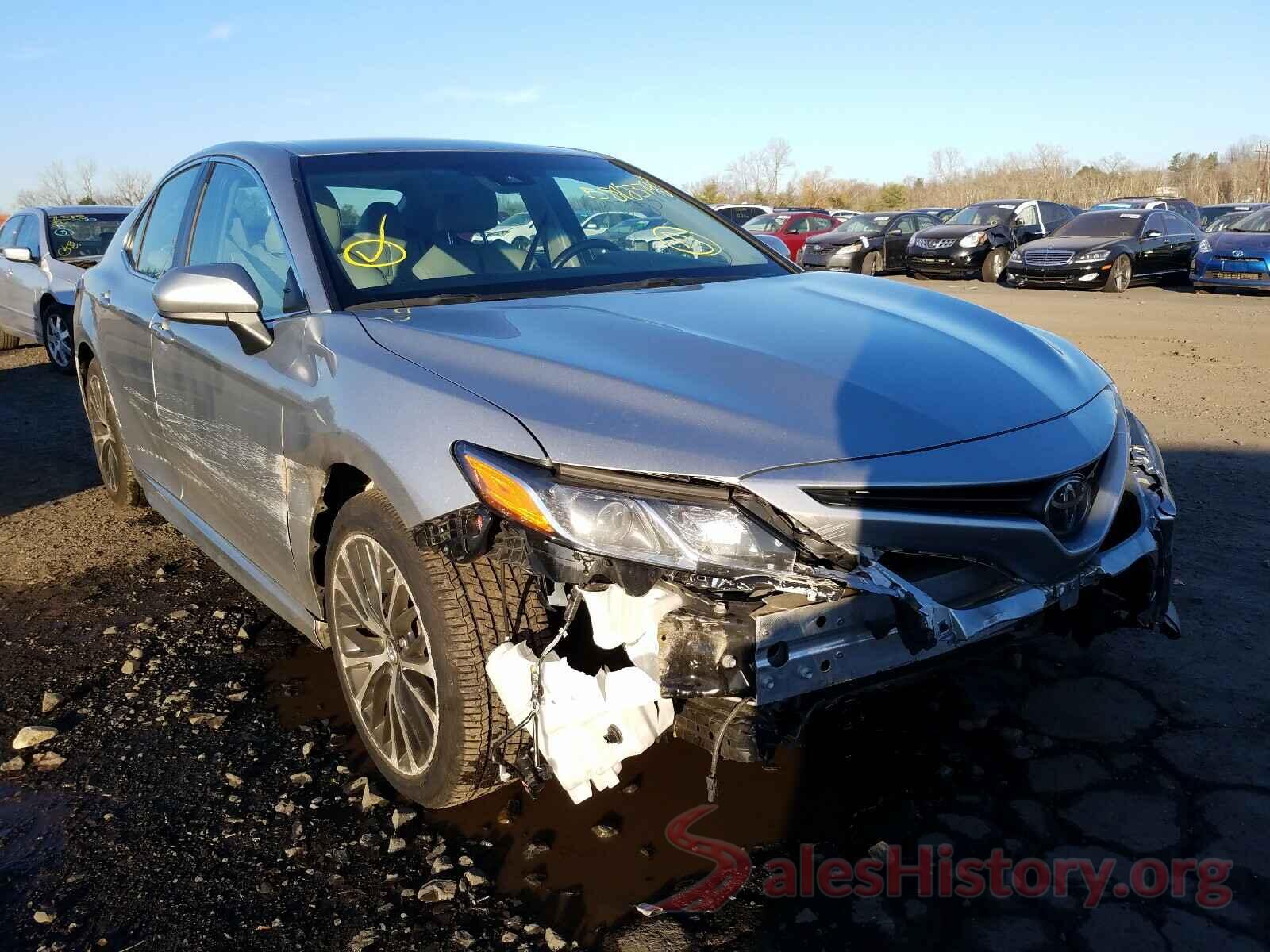 4T1B11HK9JU590660 2018 TOYOTA CAMRY