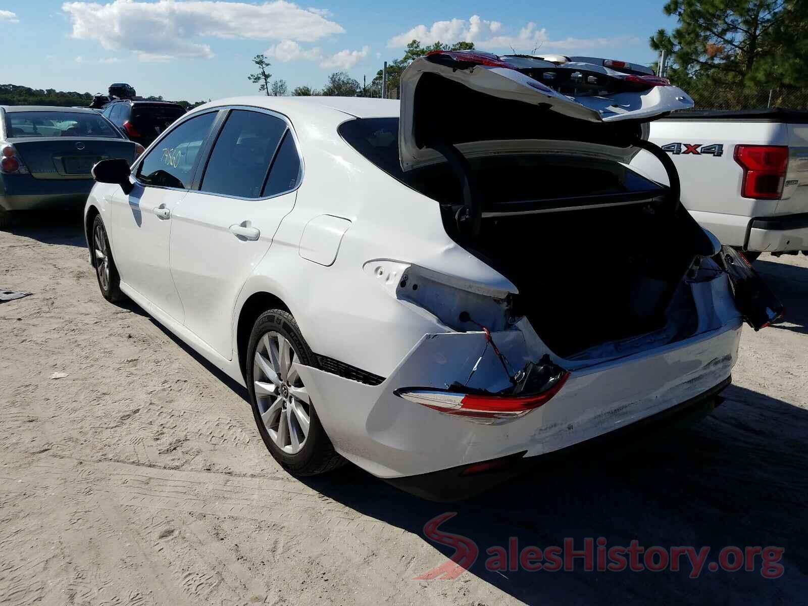 JTNB11HK5J3011072 2018 TOYOTA CAMRY