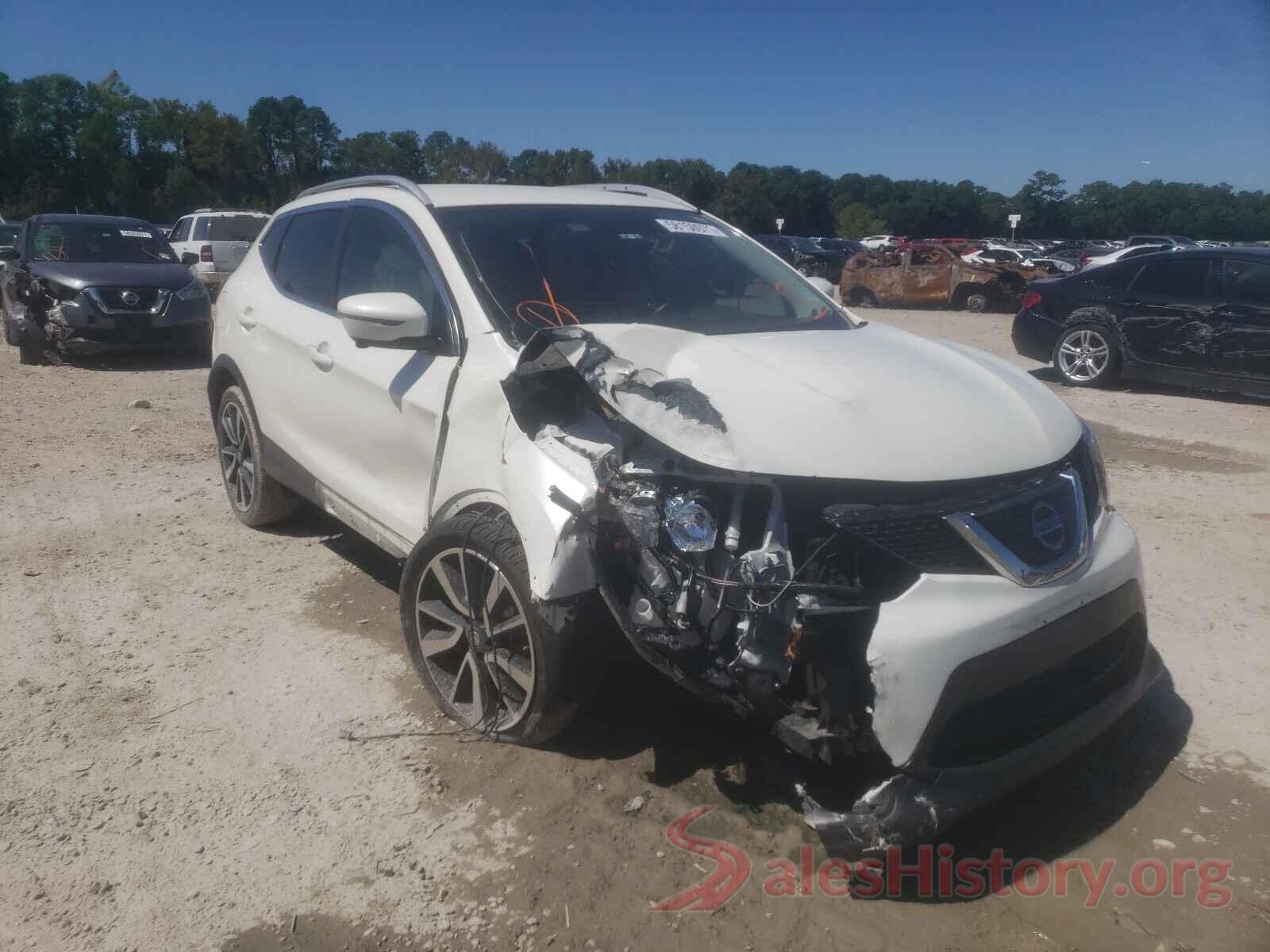 JN1BJ1CR8JW280662 2018 NISSAN ROGUE