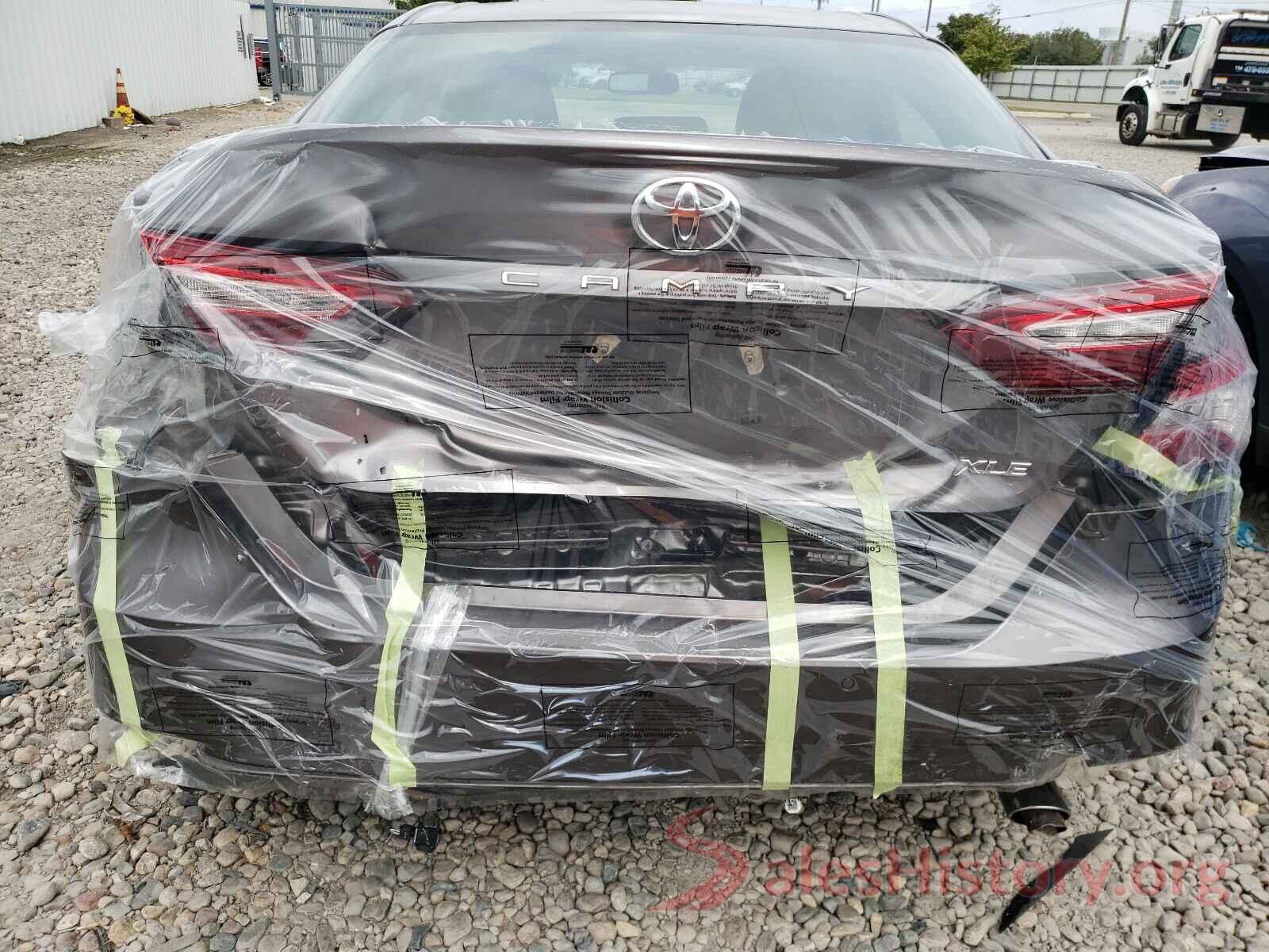 4T1B11HK7JU502009 2018 TOYOTA CAMRY