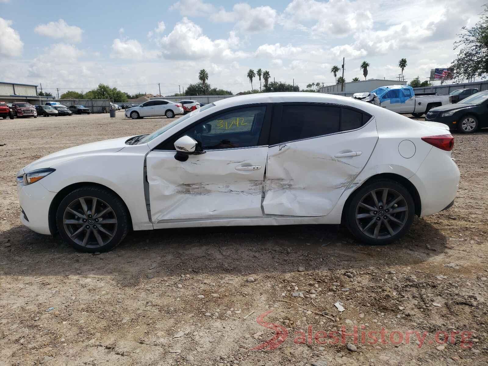 3MZBN1V36JM271210 2018 MAZDA 3