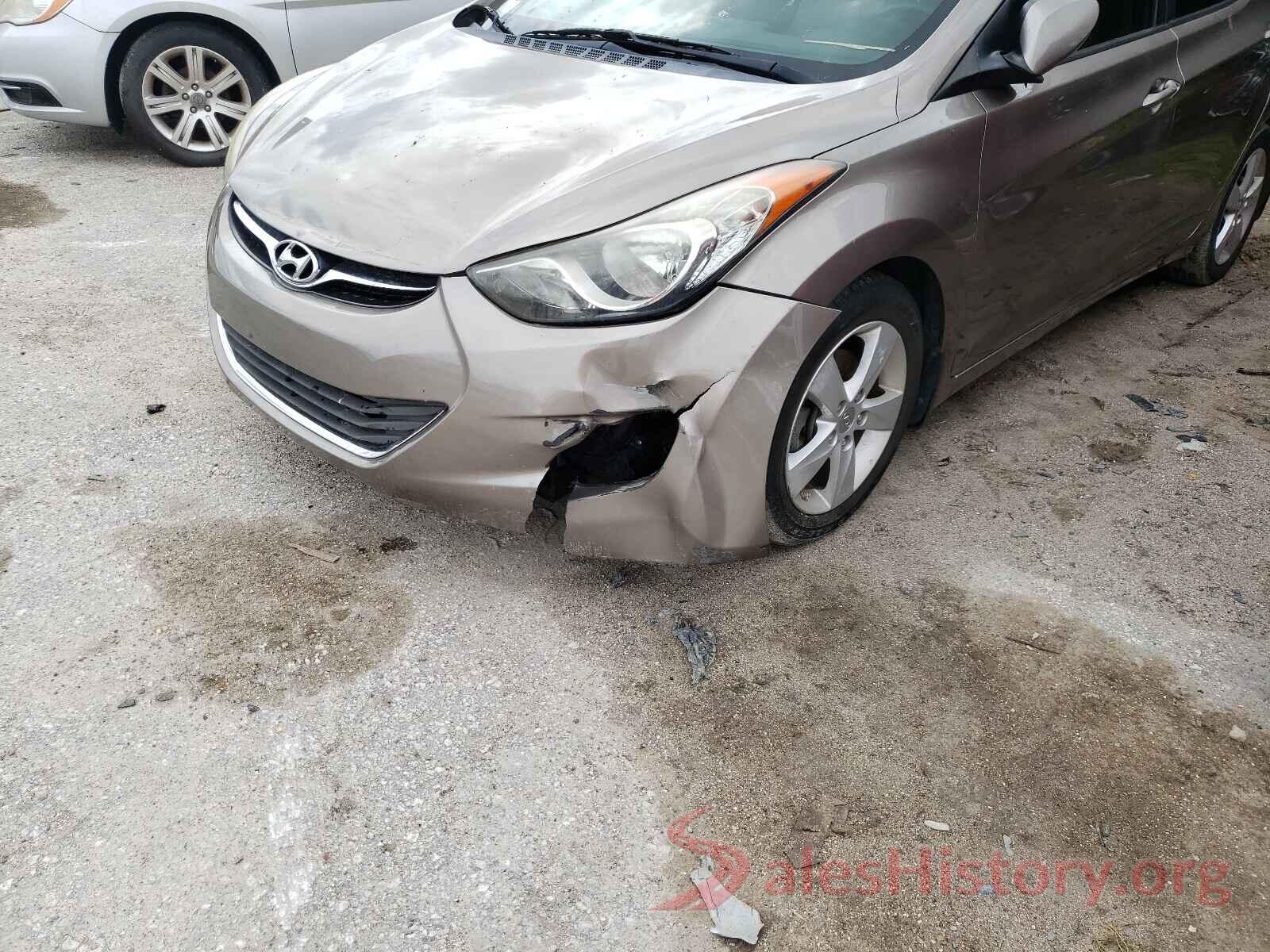 5NPDH4AEXDH453871 2013 HYUNDAI ELANTRA