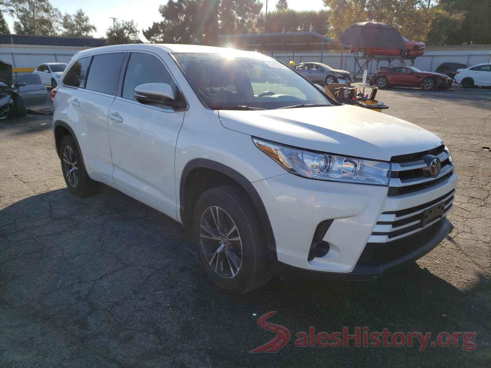 5TDZARFH2HS028669 2017 TOYOTA HIGHLANDER