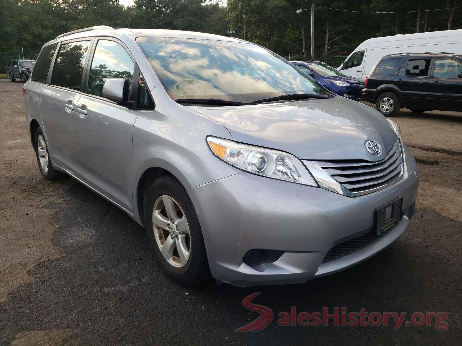 5TDKZ3DC5HS825559 2017 TOYOTA SIENNA