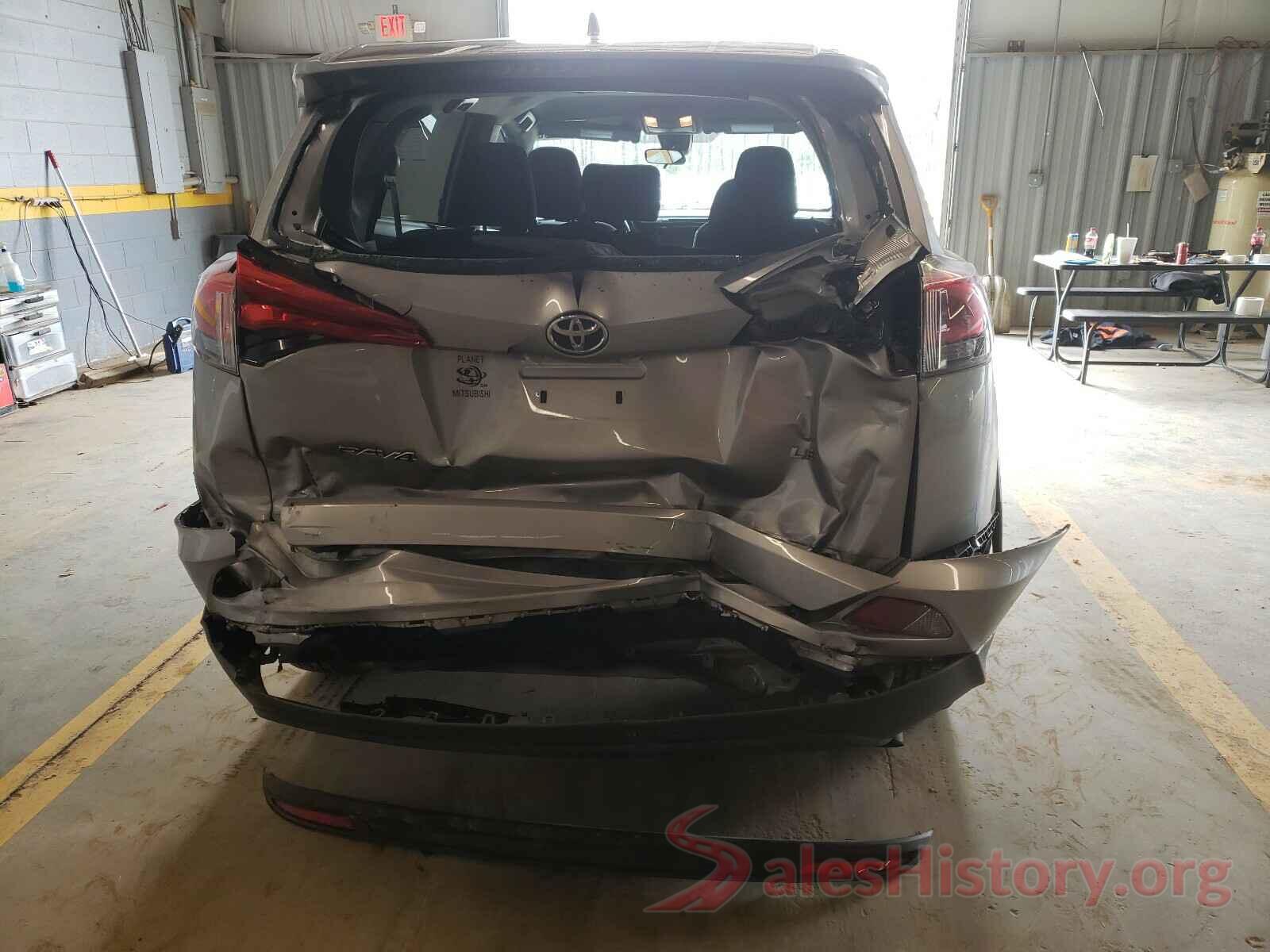 2T3ZFREV6JW433818 2018 TOYOTA RAV4