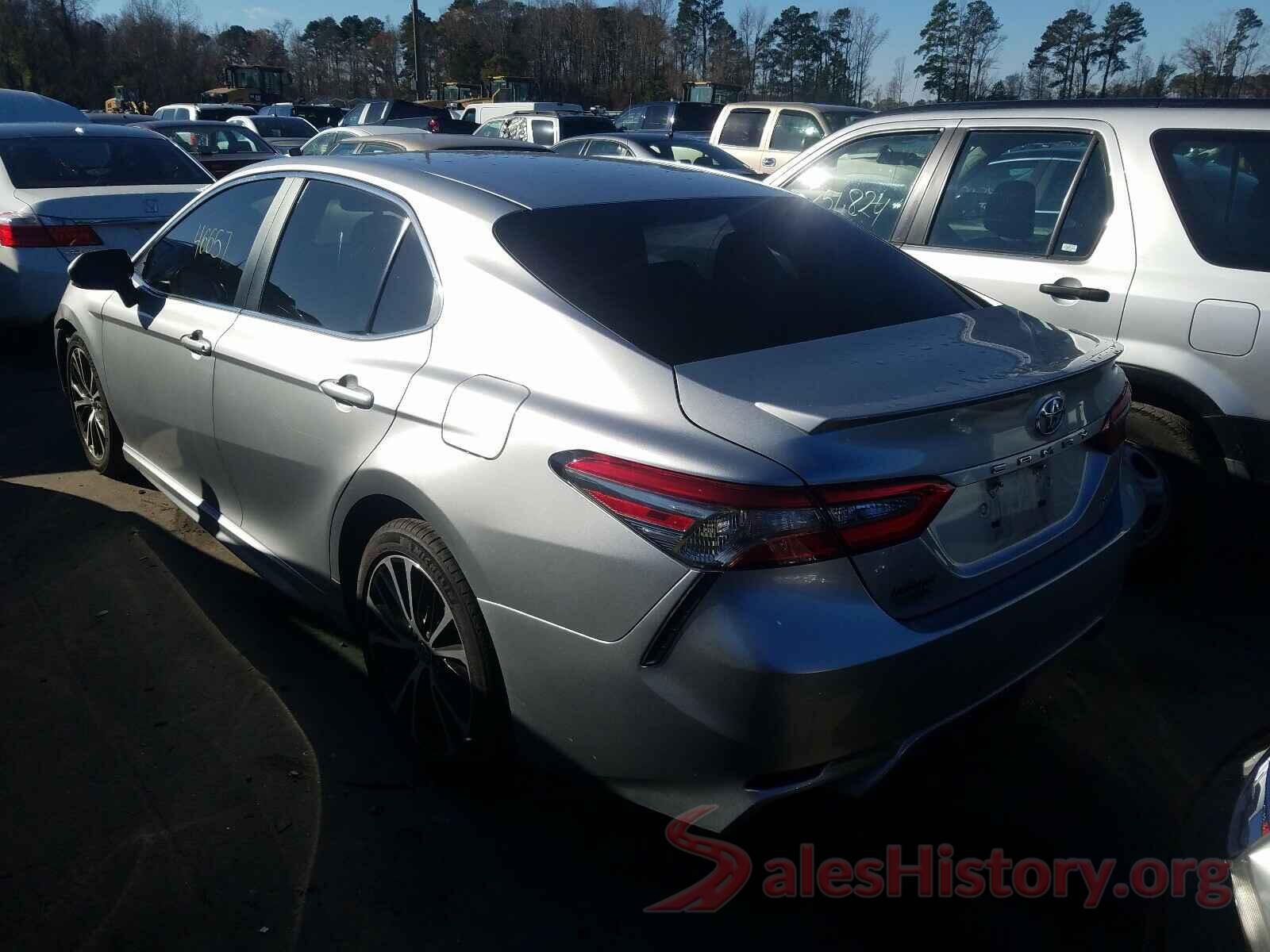 4T1B11HK5JU582670 2018 TOYOTA CAMRY