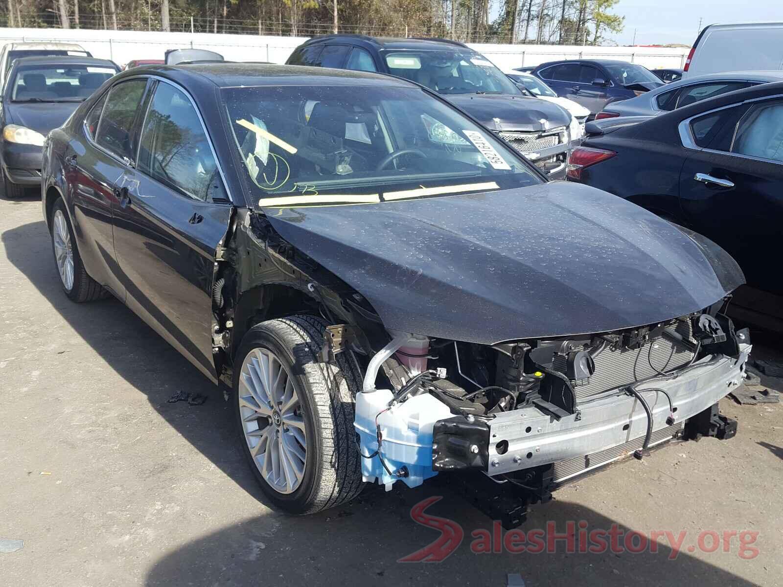 4T1B11HK8JU027664 2018 TOYOTA CAMRY