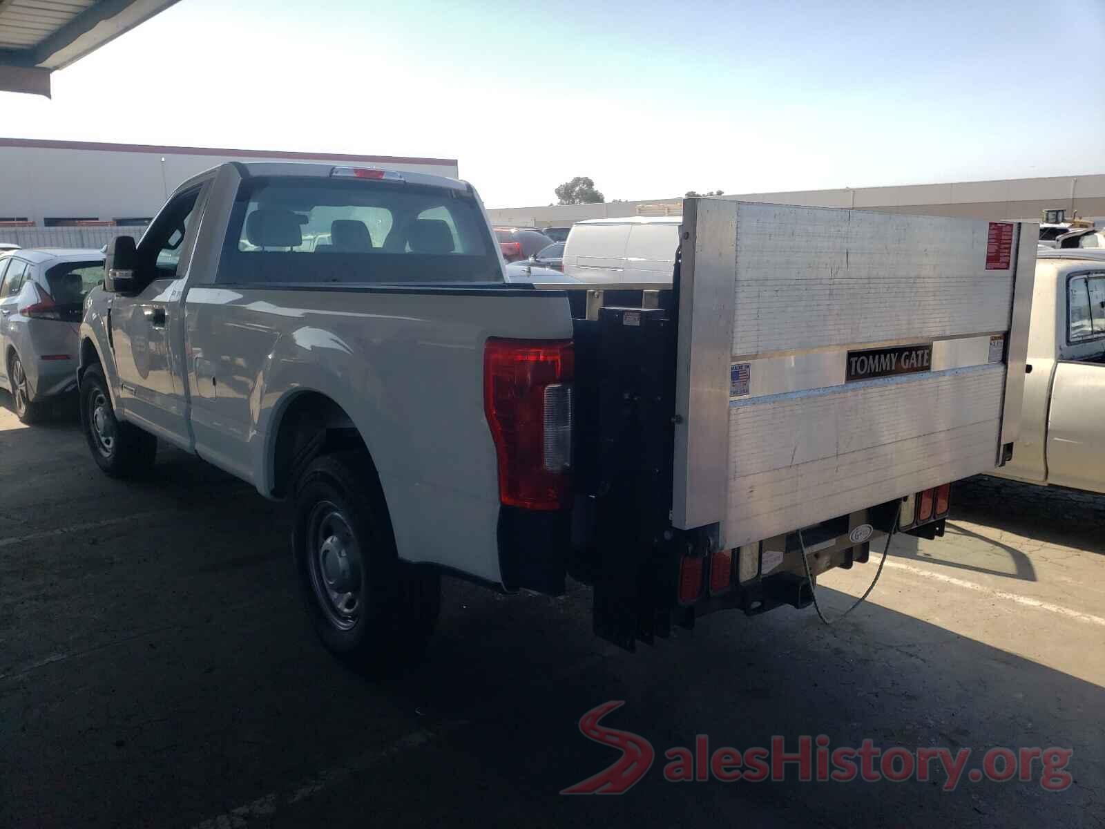 1FTBF2AT3HEE58058 2017 FORD F250