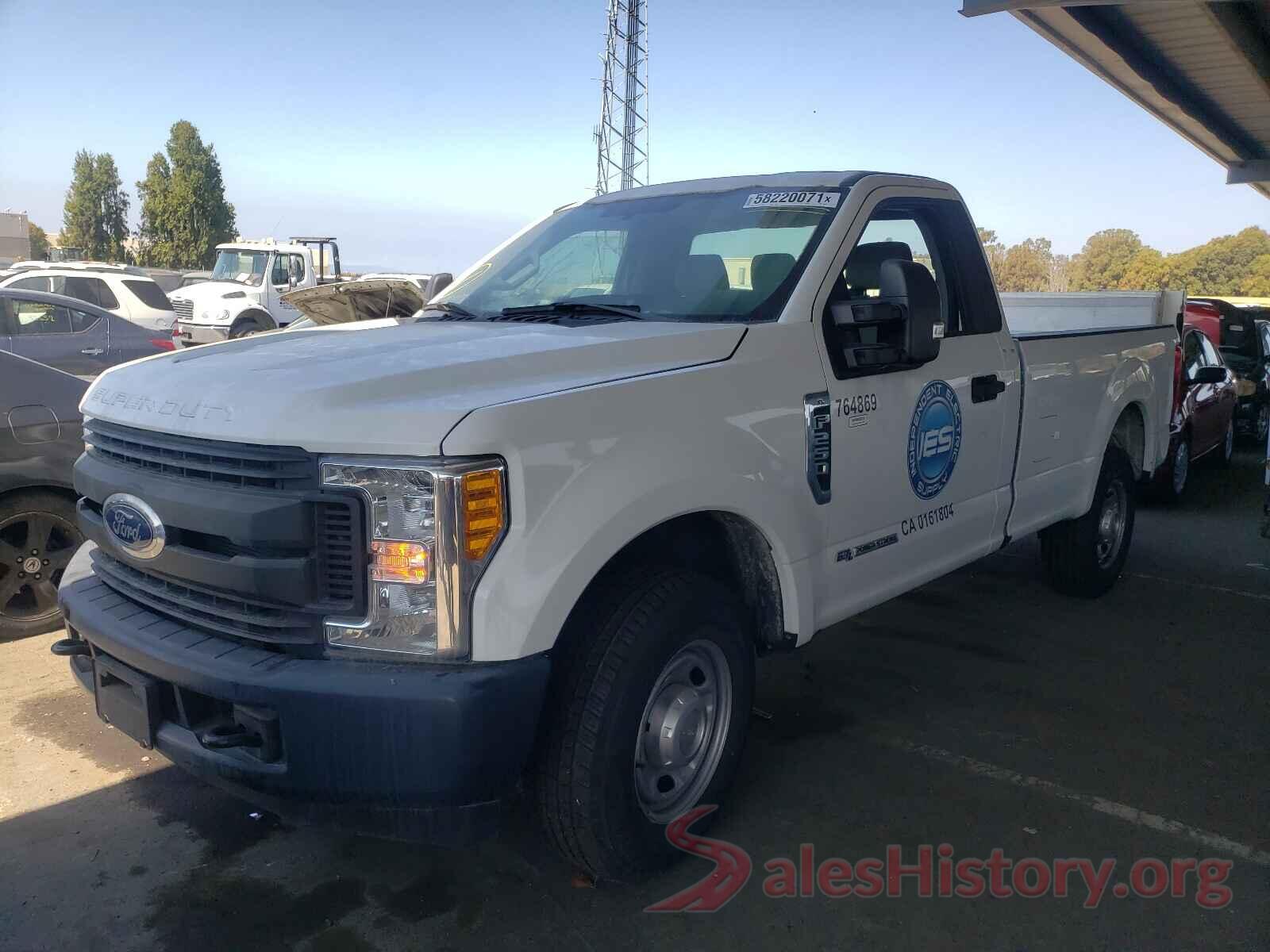 1FTBF2AT3HEE58058 2017 FORD F250