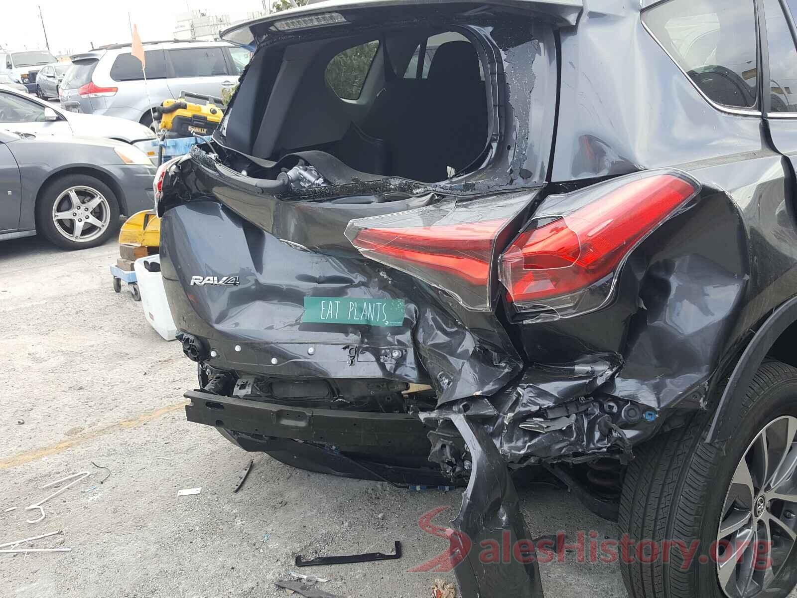 JTMRJREV1JD192553 2018 TOYOTA RAV4