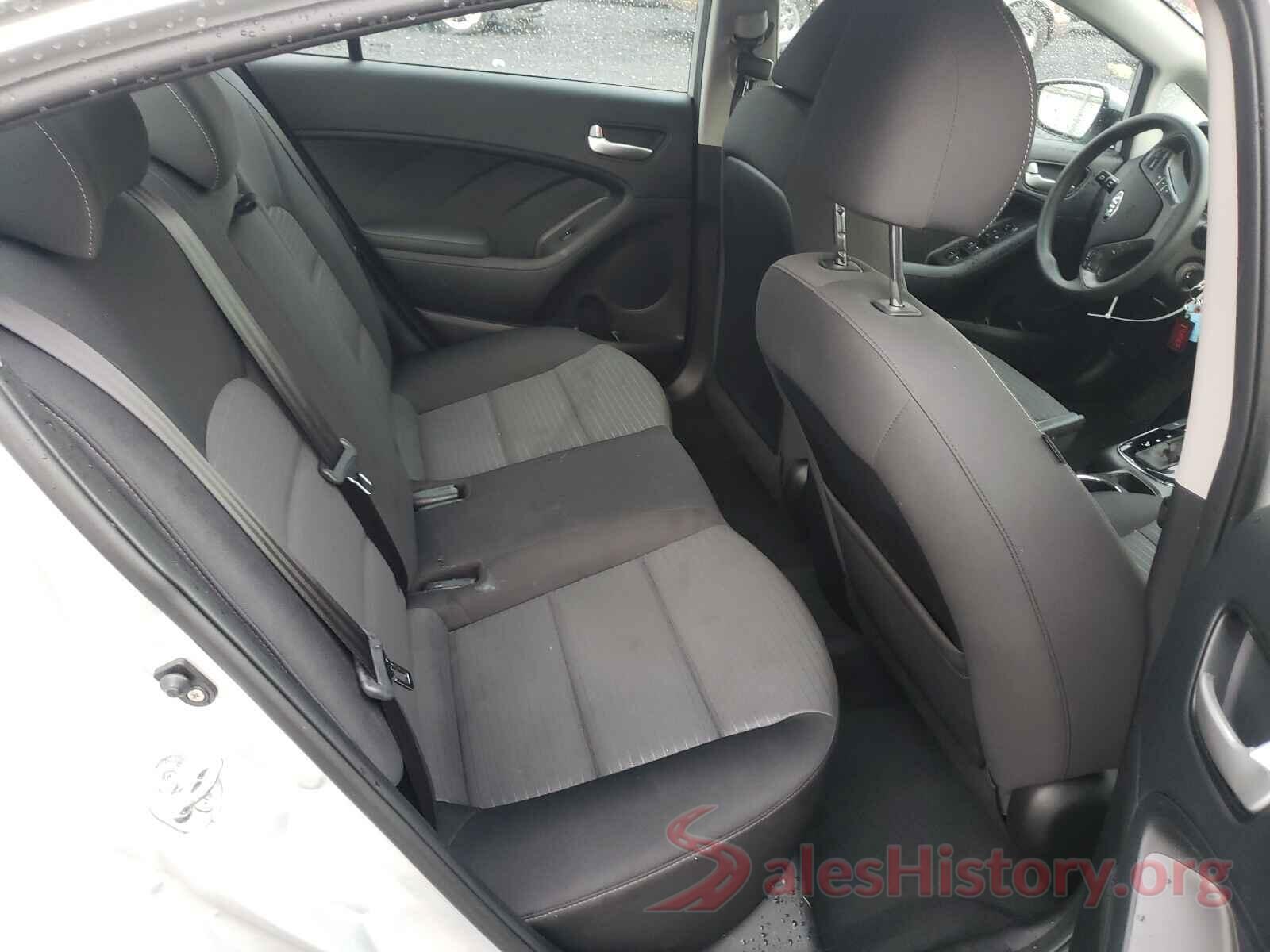 3KPFL4A78JE195309 2018 KIA FORTE