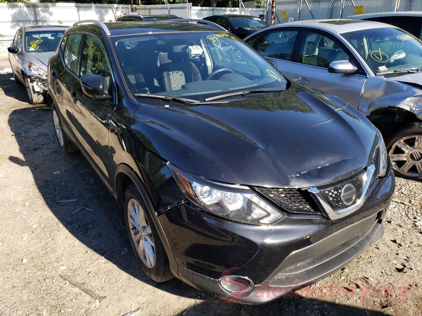 JN1BJ1CR8JW252750 2018 NISSAN ROGUE