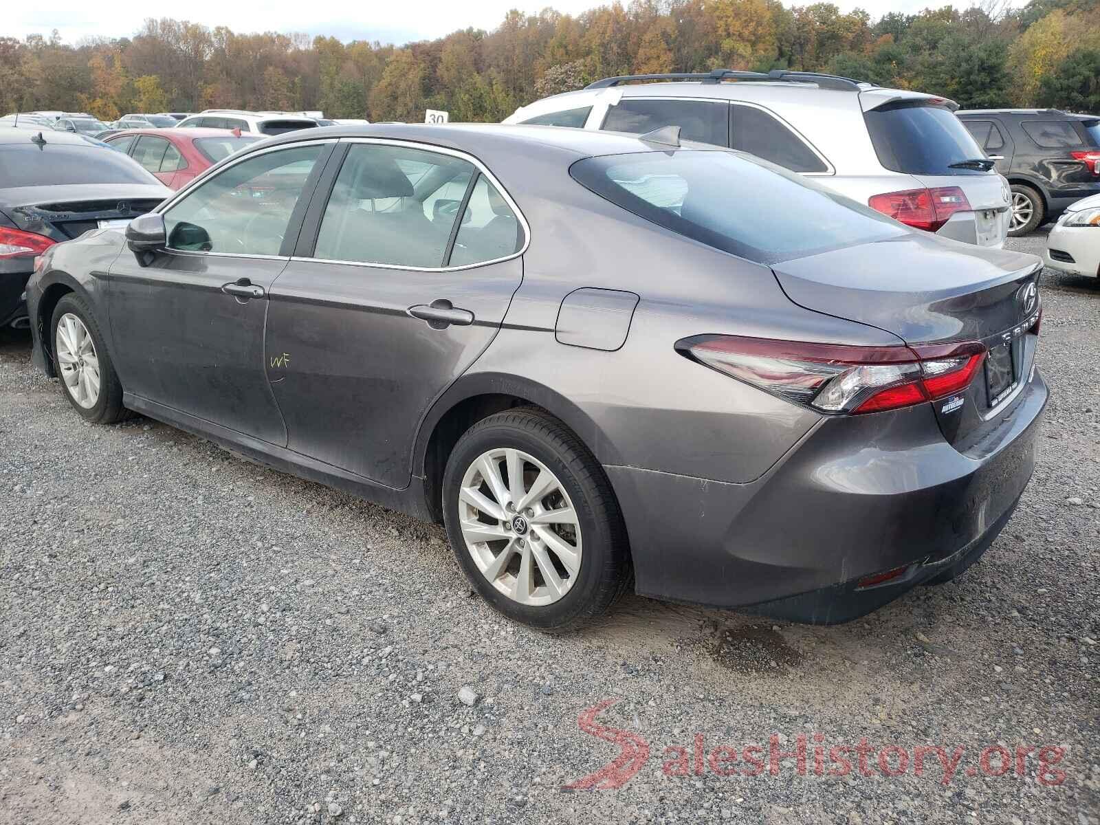 4T1C11BK0MU025876 2021 TOYOTA CAMRY