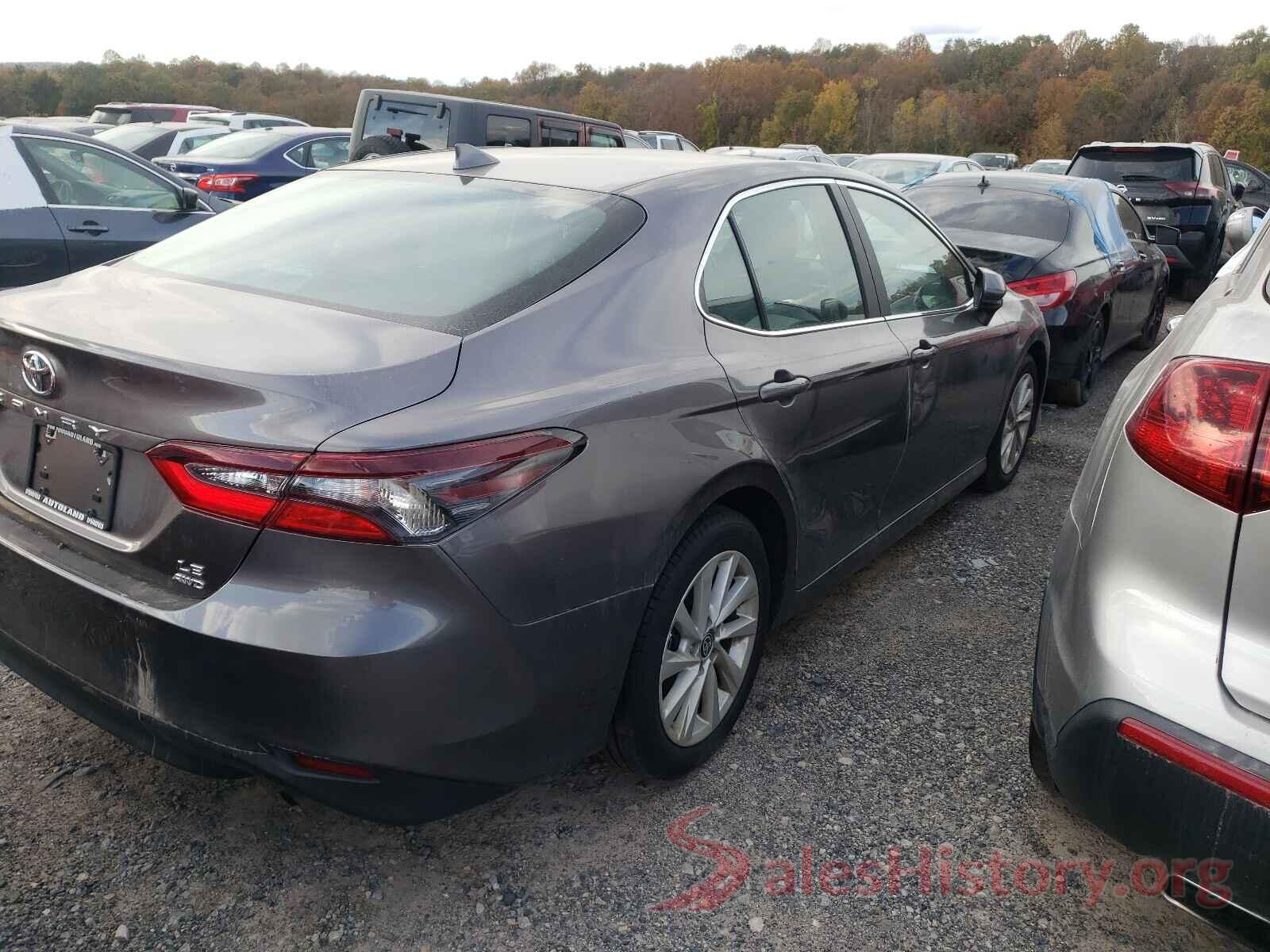 4T1C11BK0MU025876 2021 TOYOTA CAMRY