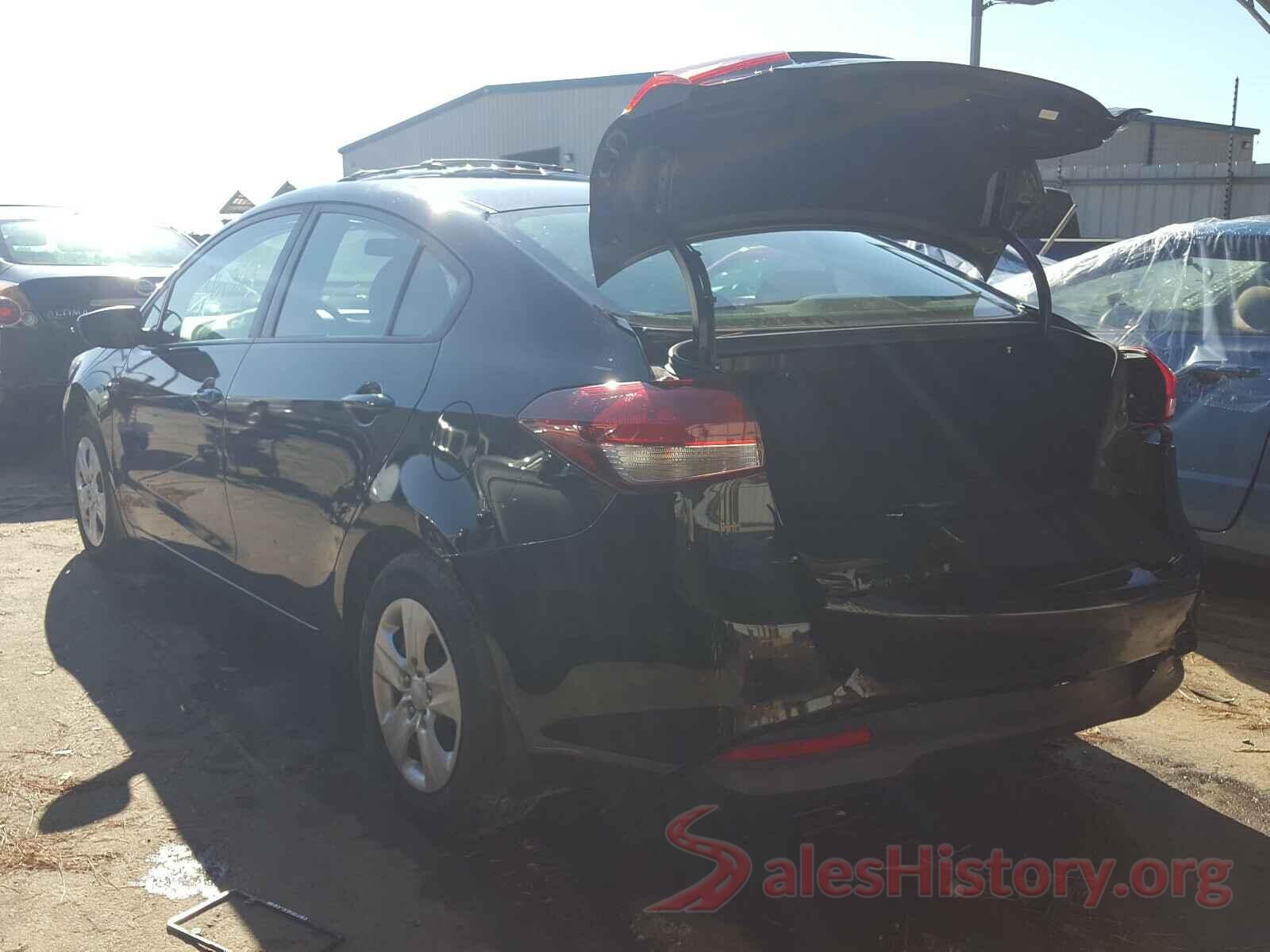 3KPFK4A7XHE112573 2017 KIA FORTE