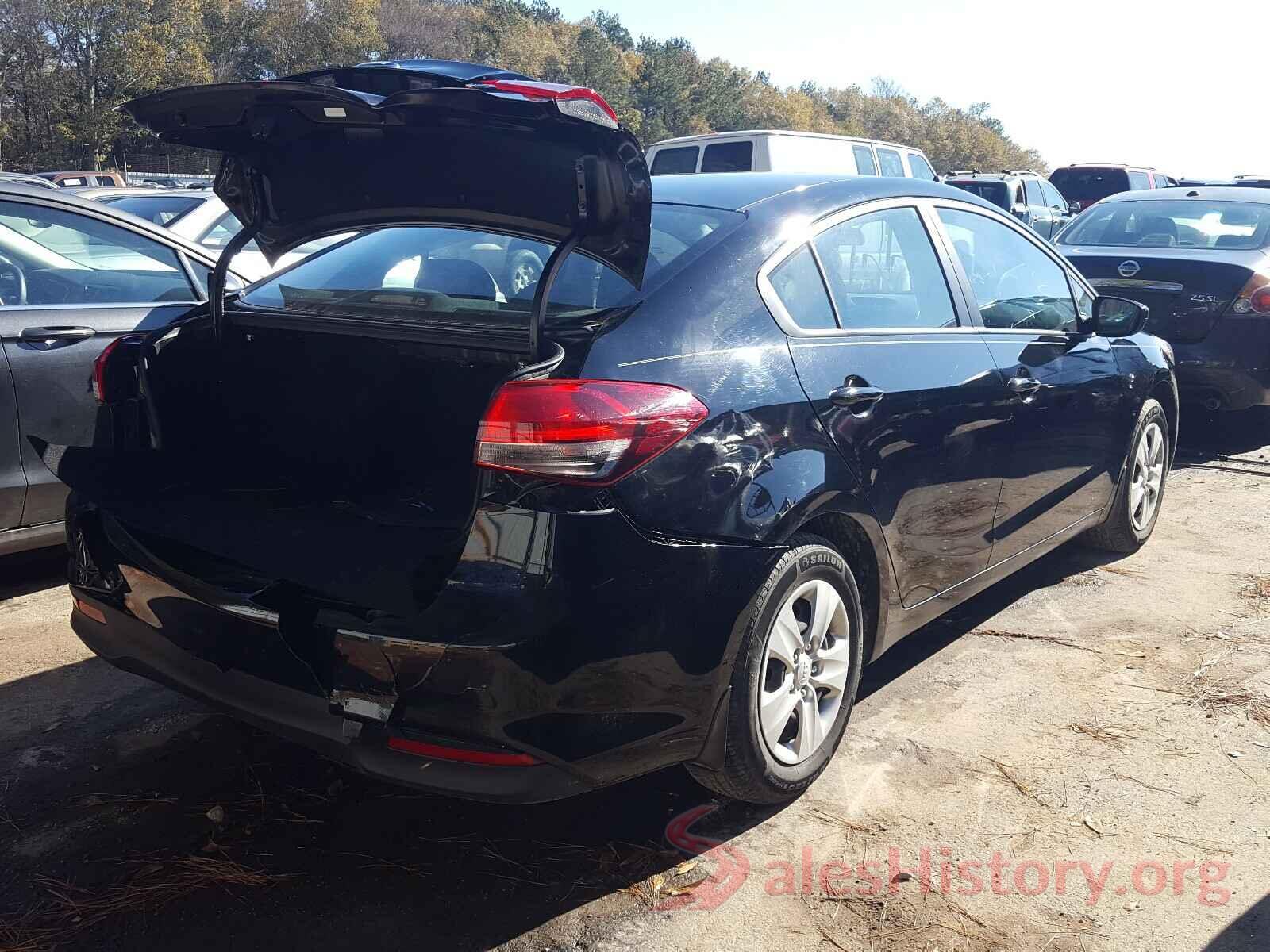 3KPFK4A7XHE112573 2017 KIA FORTE