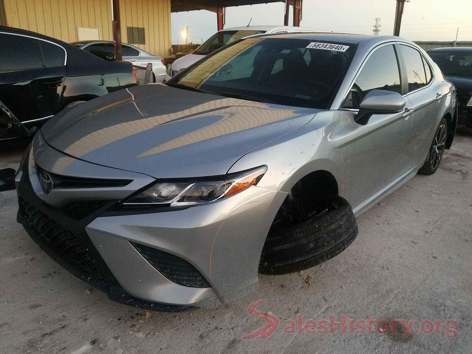 4T1B11HK7JU574148 2018 TOYOTA CAMRY