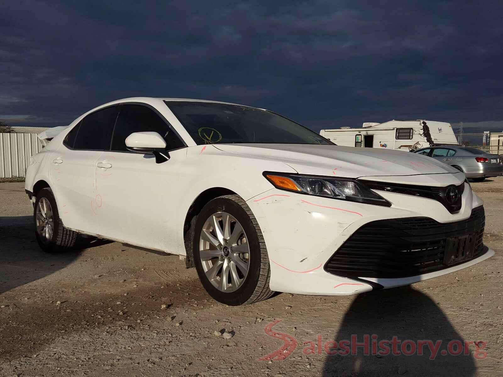 4T1B11HK8JU087234 2018 TOYOTA CAMRY