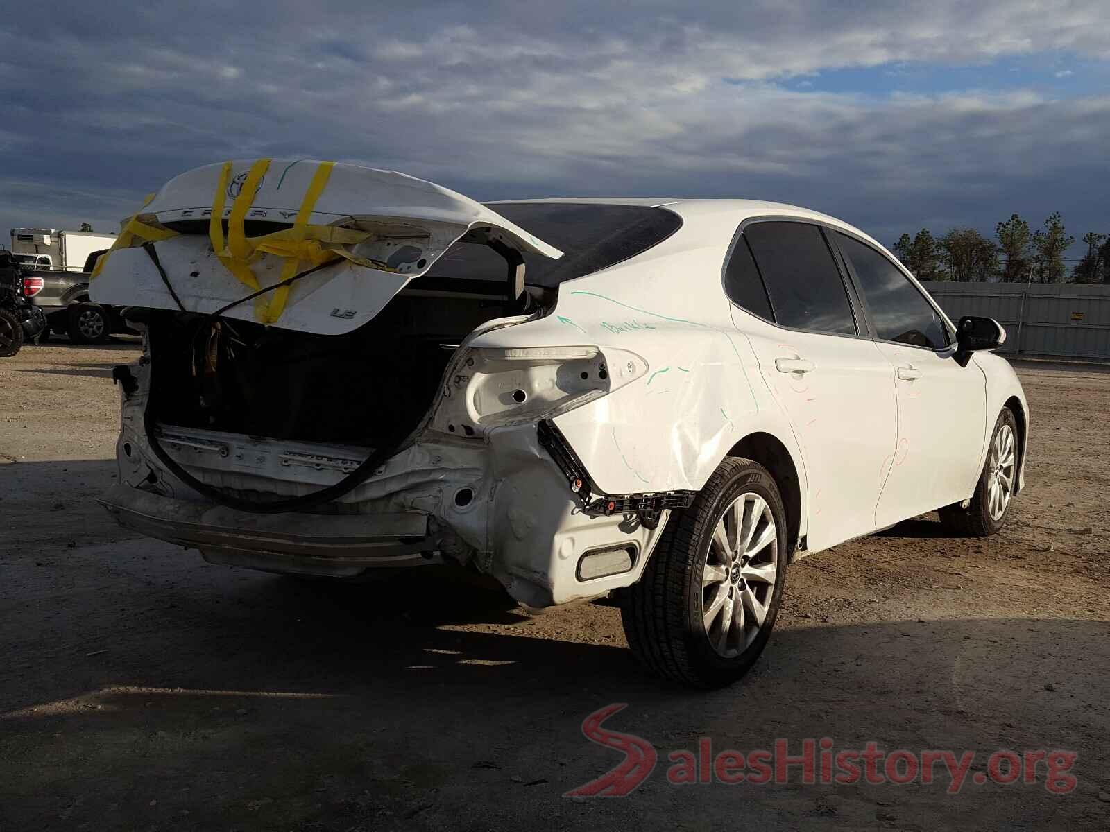 4T1B11HK8JU087234 2018 TOYOTA CAMRY