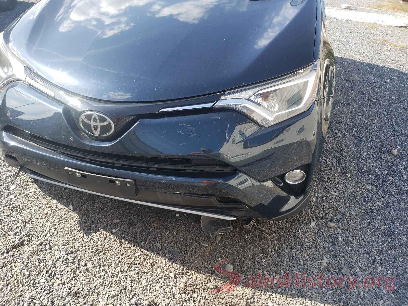 JTMRFREV6HJ137285 2017 TOYOTA RAV4